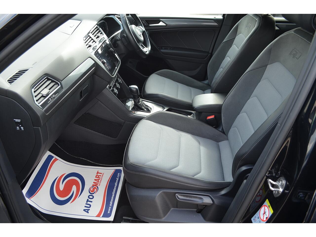 Volkswagen Tiguan Allspace view 14