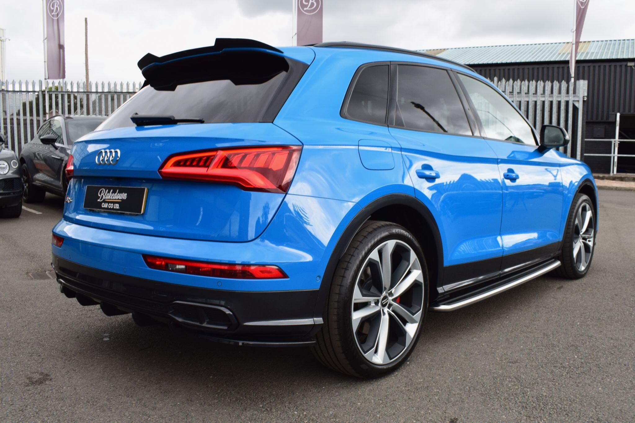 Audi SQ5 view 5