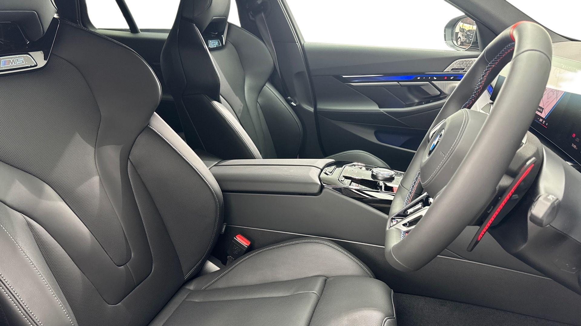 BMW M5 view 18