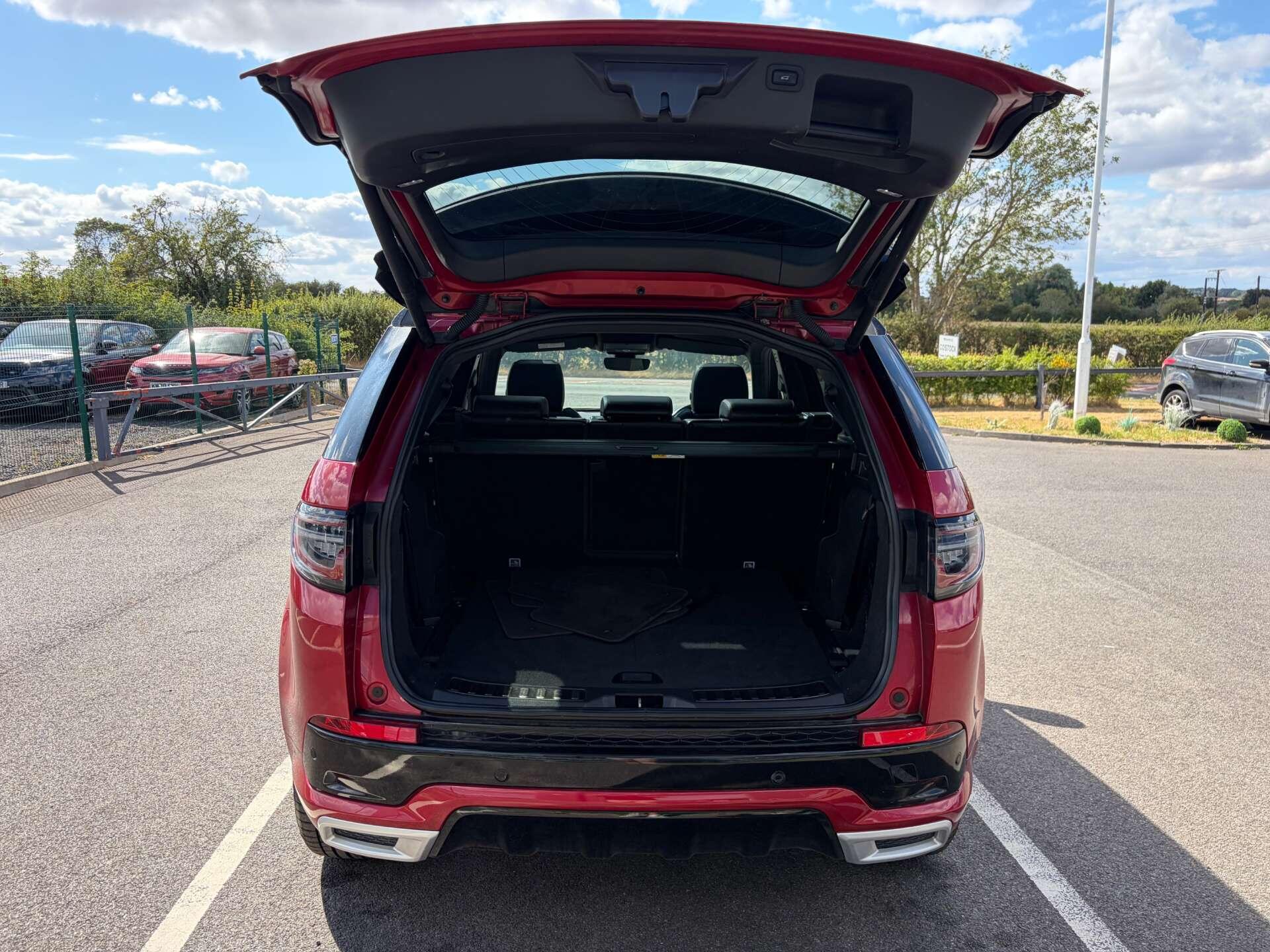 Land Rover Discovery Sport view 24