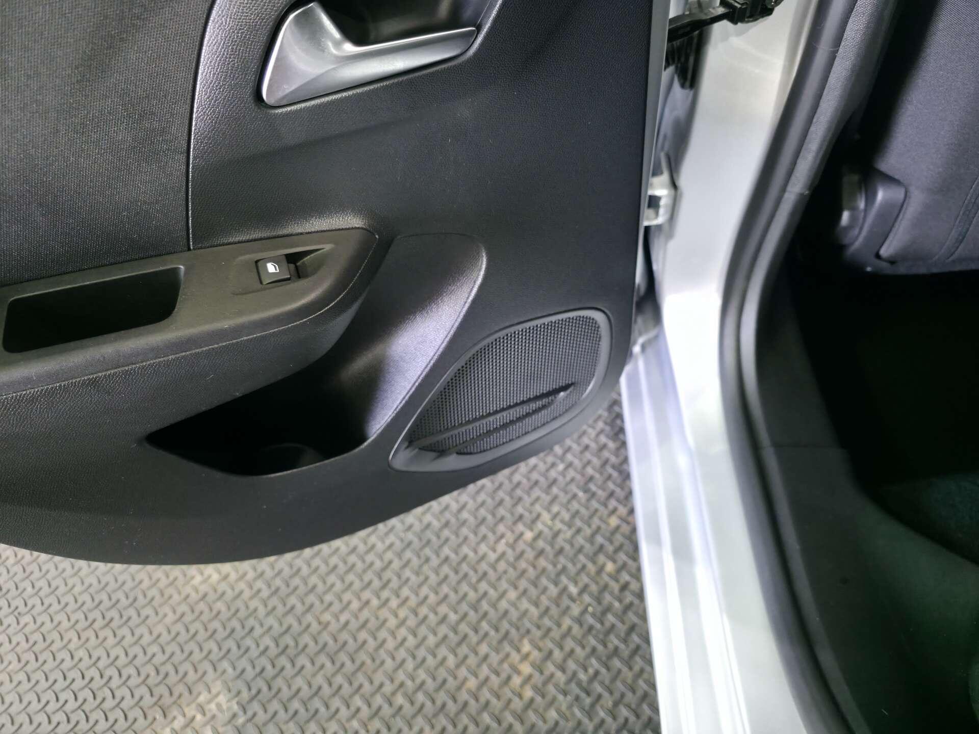 Vauxhall Corsa view 47