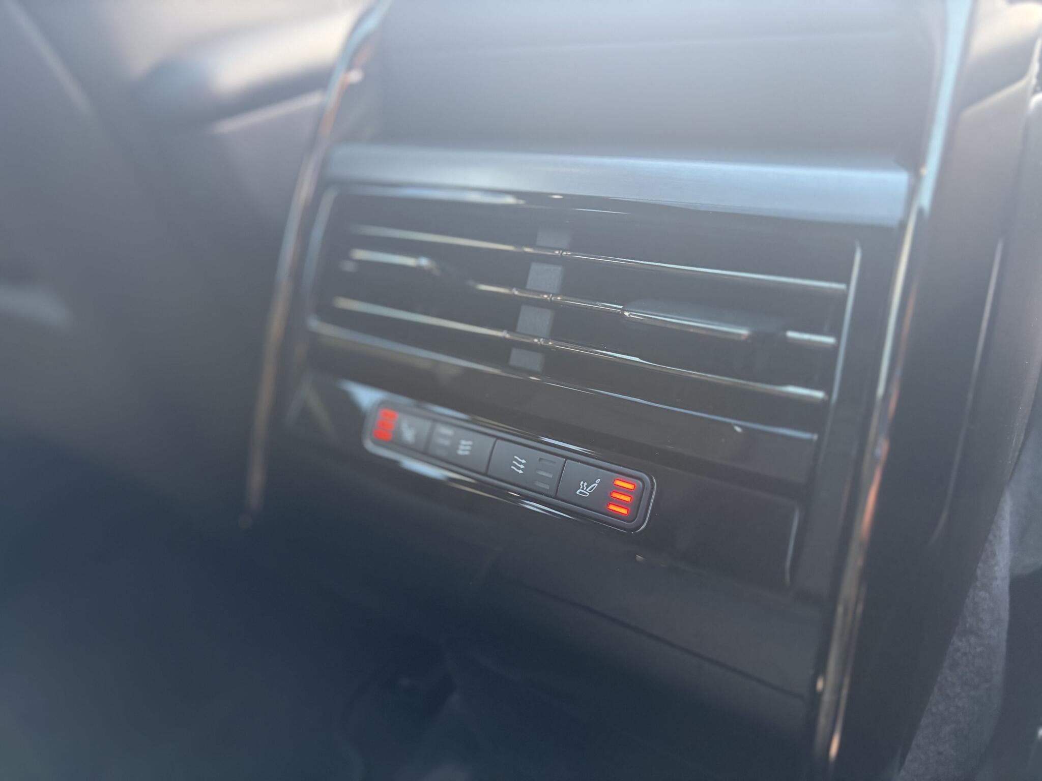 Land Rover Range Rover Sport view 29