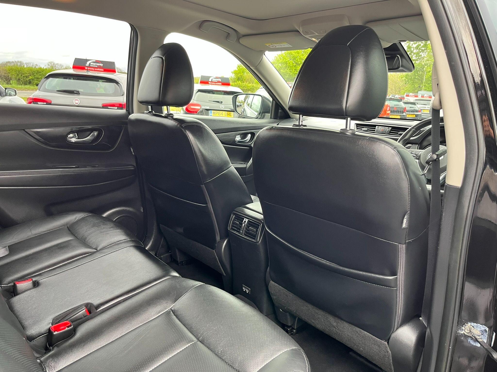 Nissan X-Trail view 35