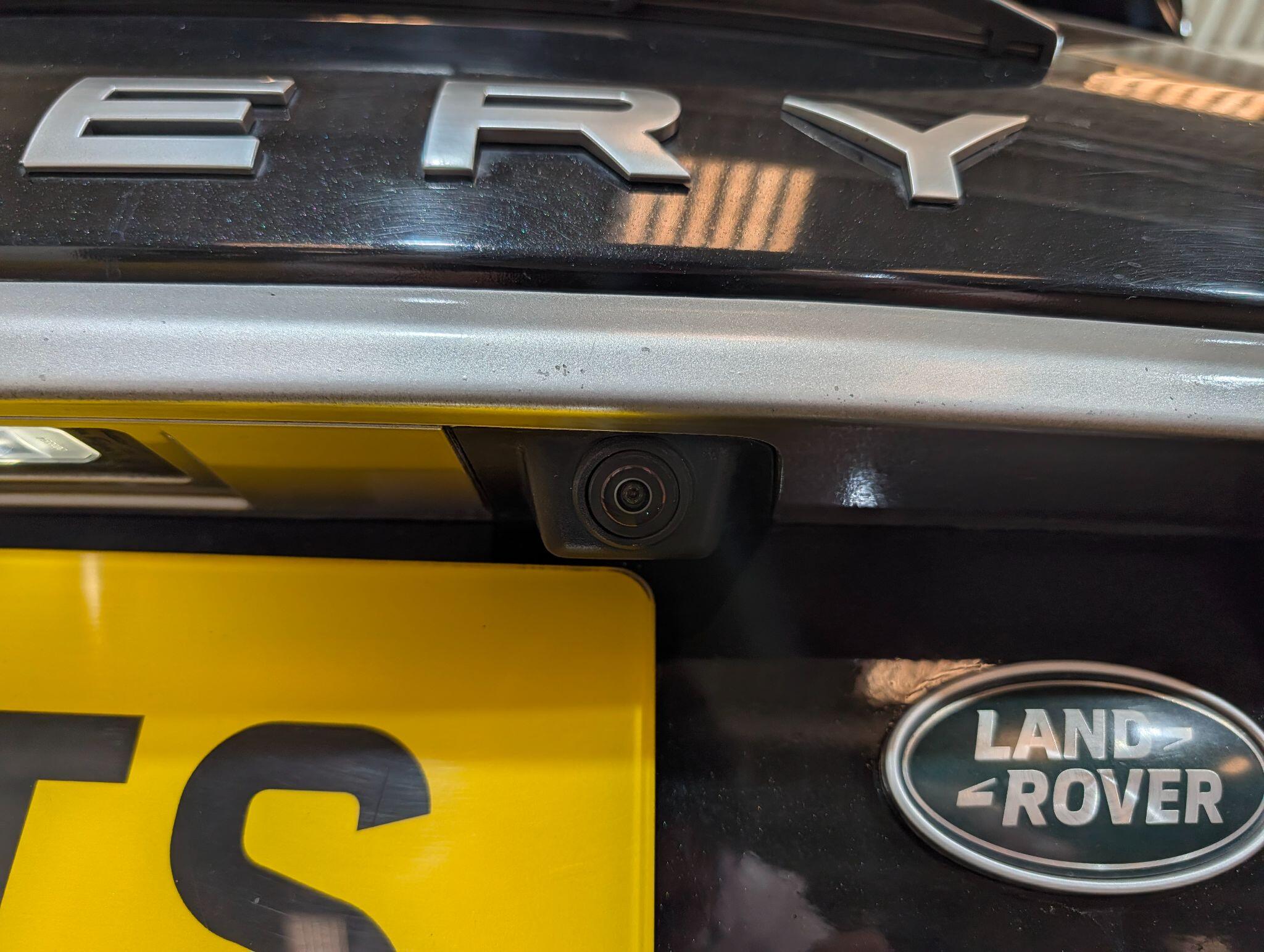 Land Rover Discovery Sport view 86