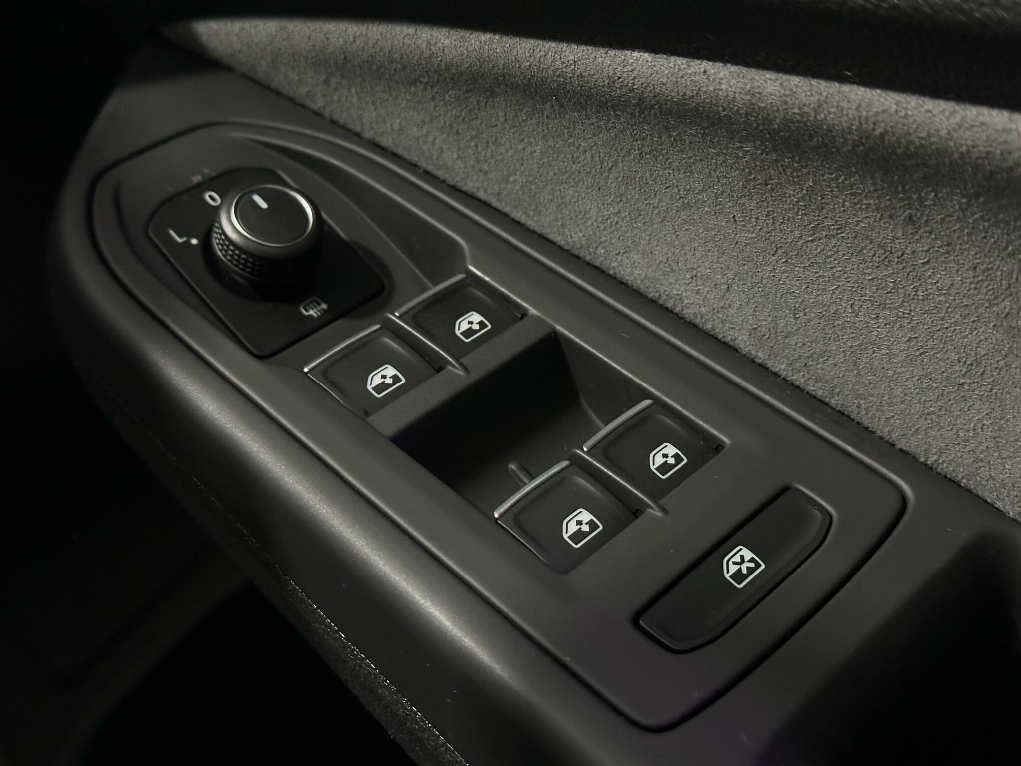 Volkswagen Golf view 18