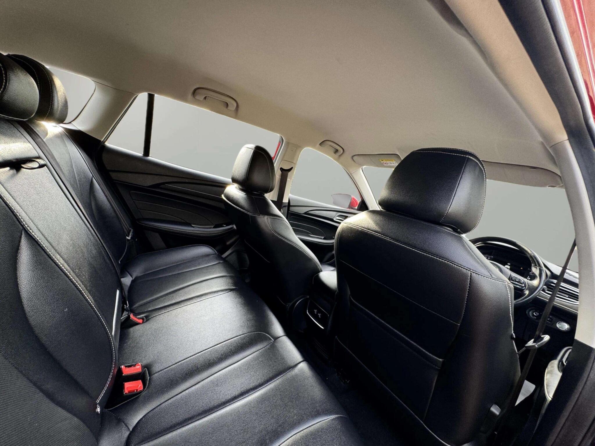MG MG5 view 41