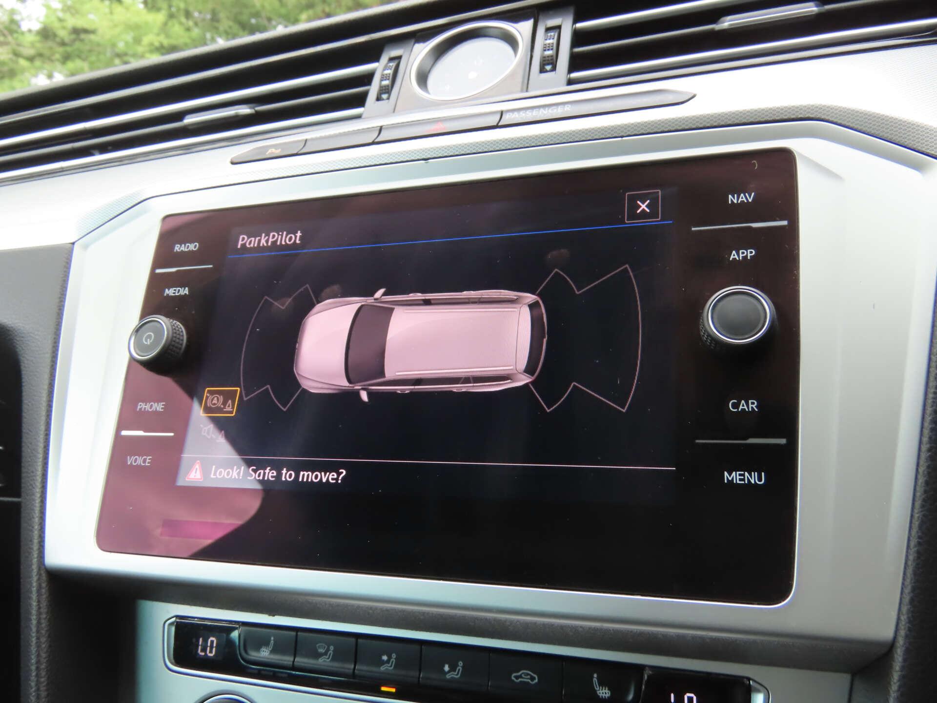 Volkswagen Passat view 12