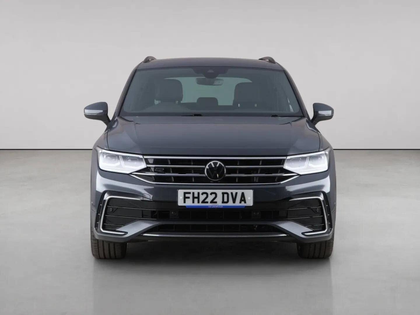 Volkswagen Tiguan view 5