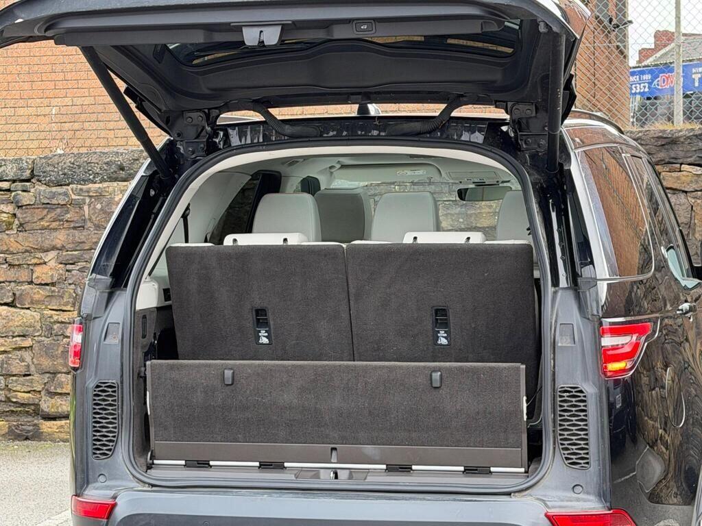 Land Rover Discovery view 23