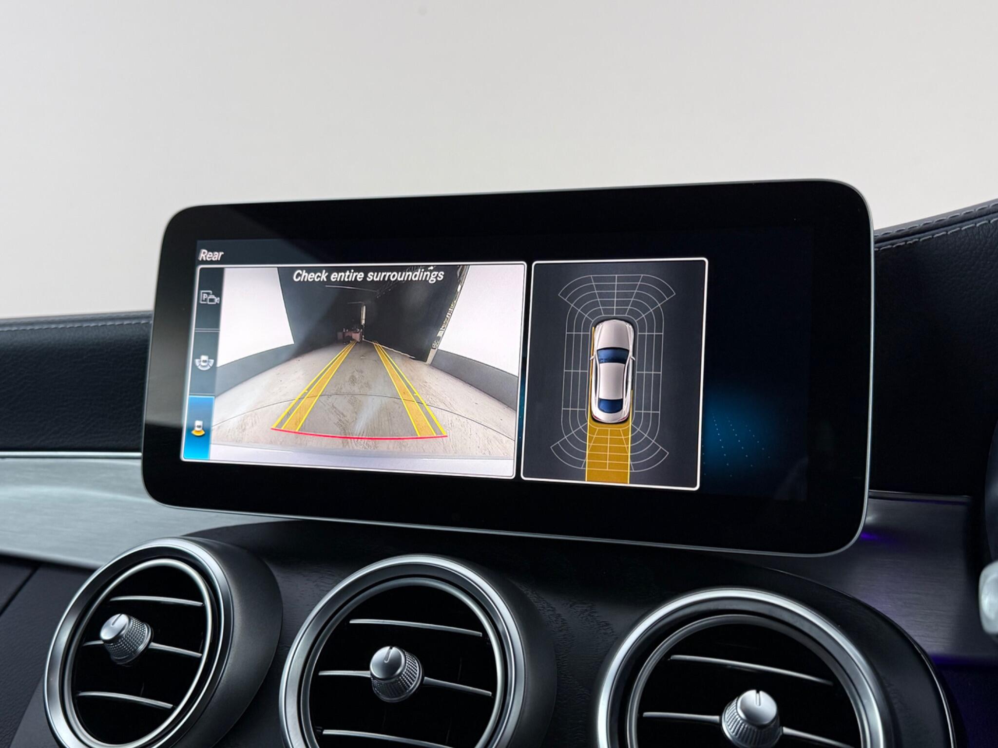 Mercedes-Benz C-Class view 27