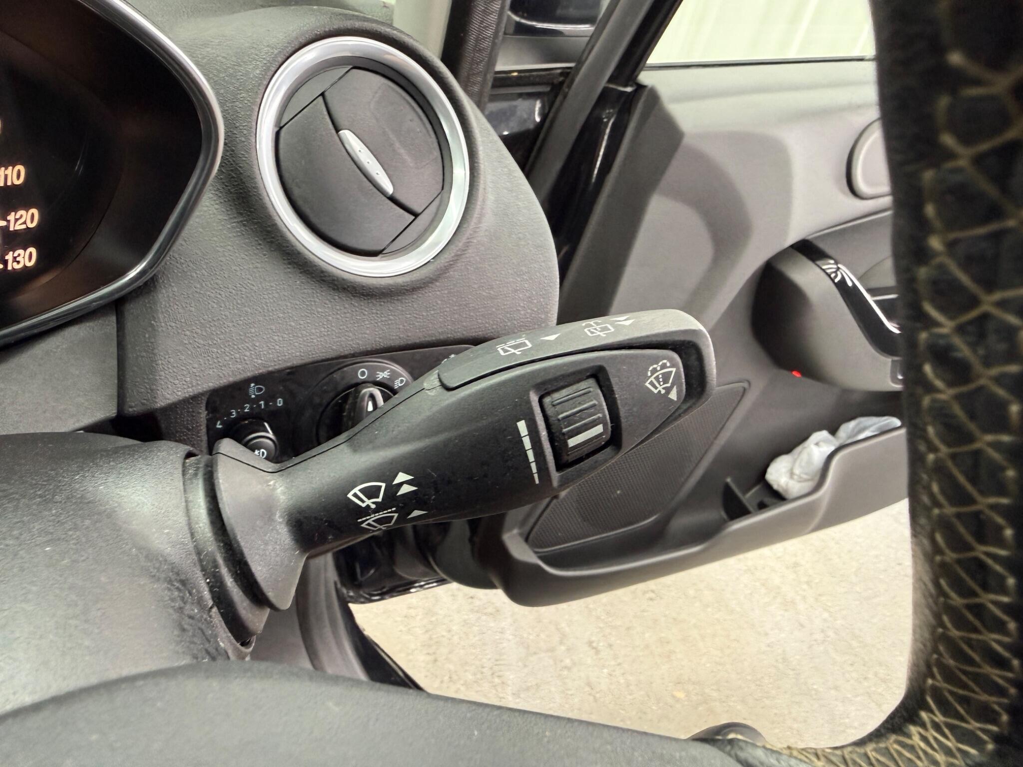 Ford Fiesta view 41