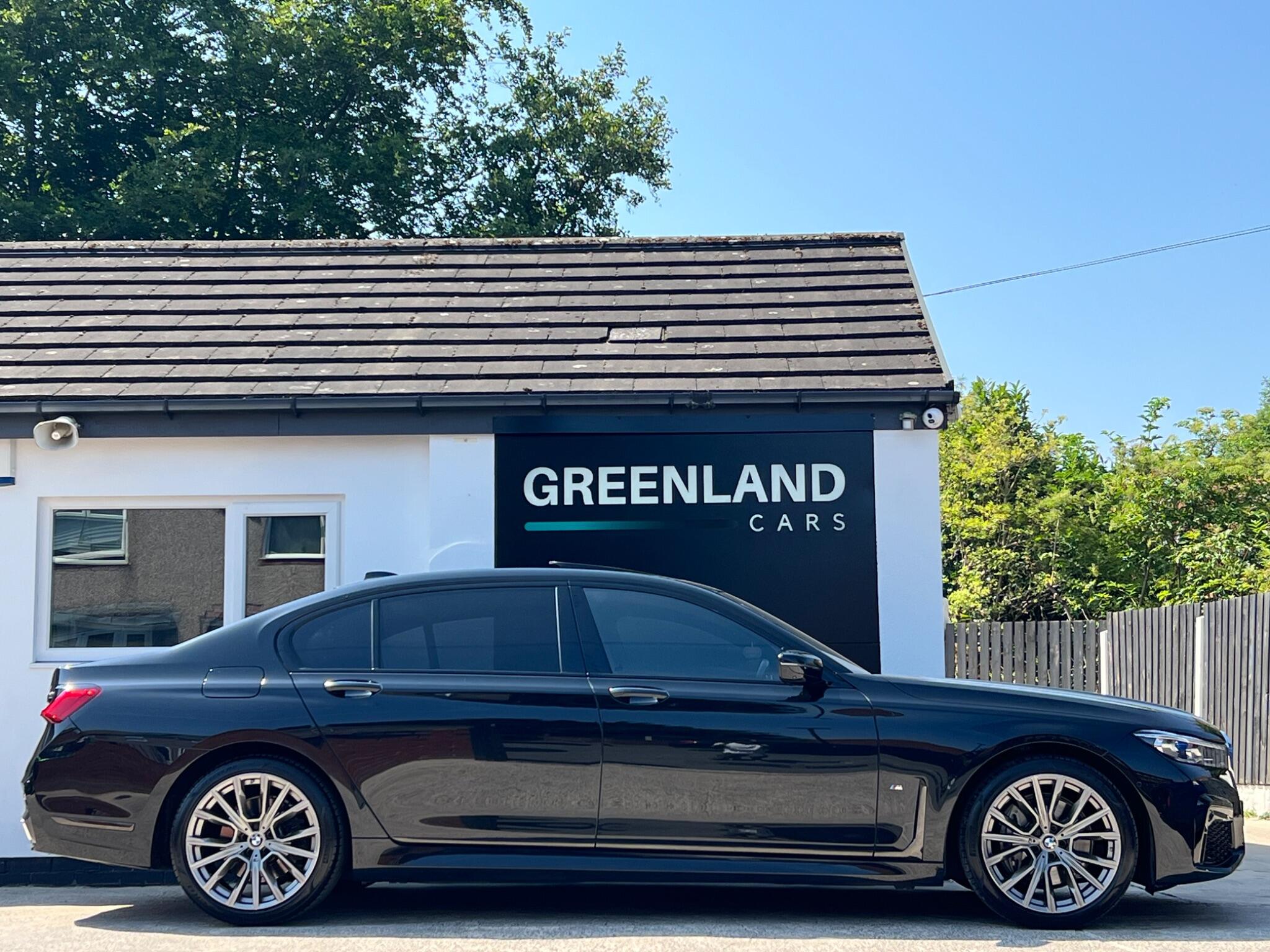 BMW 7 Series view 22