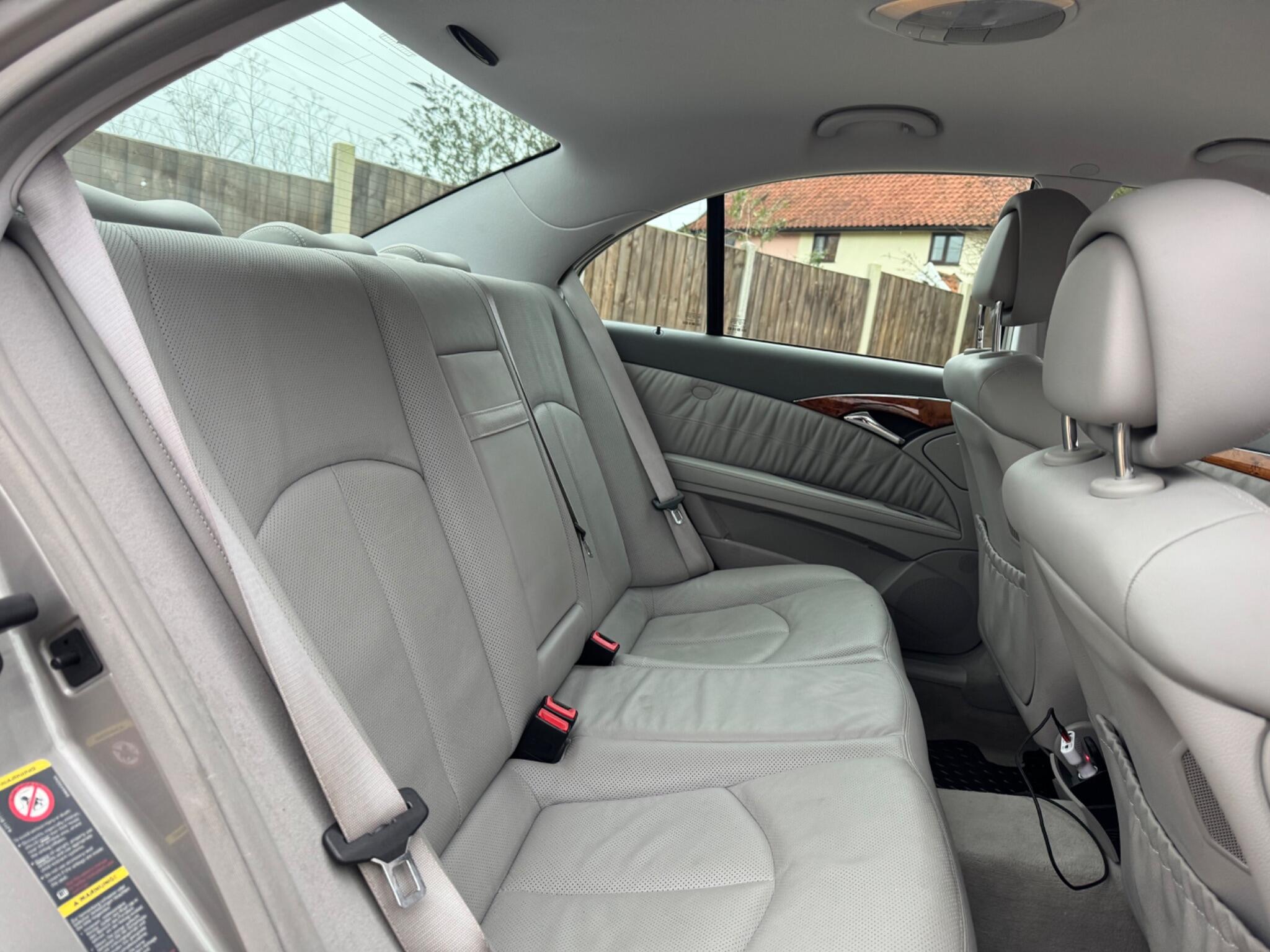 2005 Mercedes-Benz E Class 3.5 E350 Elegance 7G-Tronic 4dr • 69,000 miles image 18