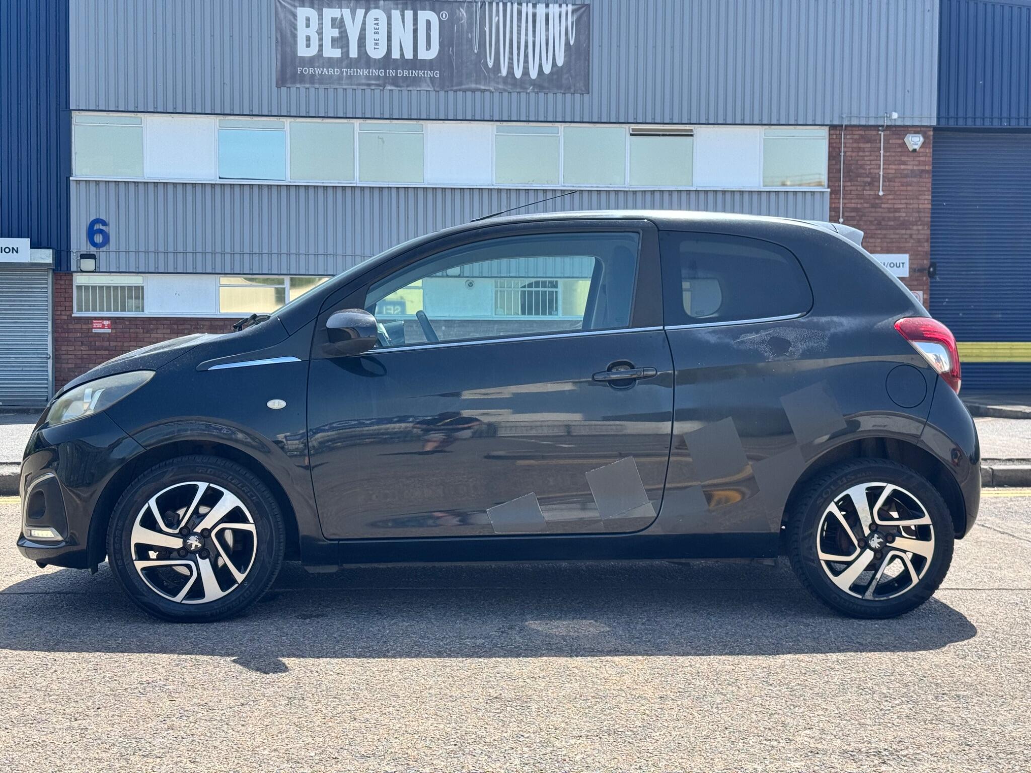 Peugeot 108 view 12