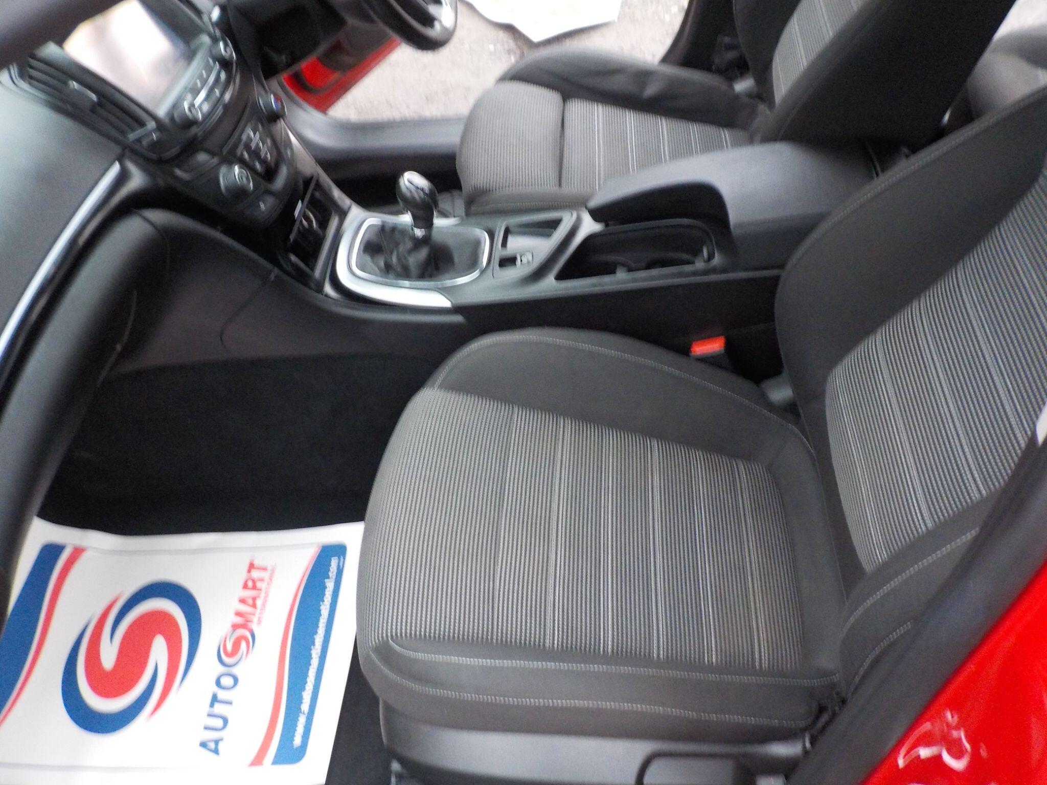 Vauxhall Insignia 1.8 16V SRi Nav Euro 5 5dr