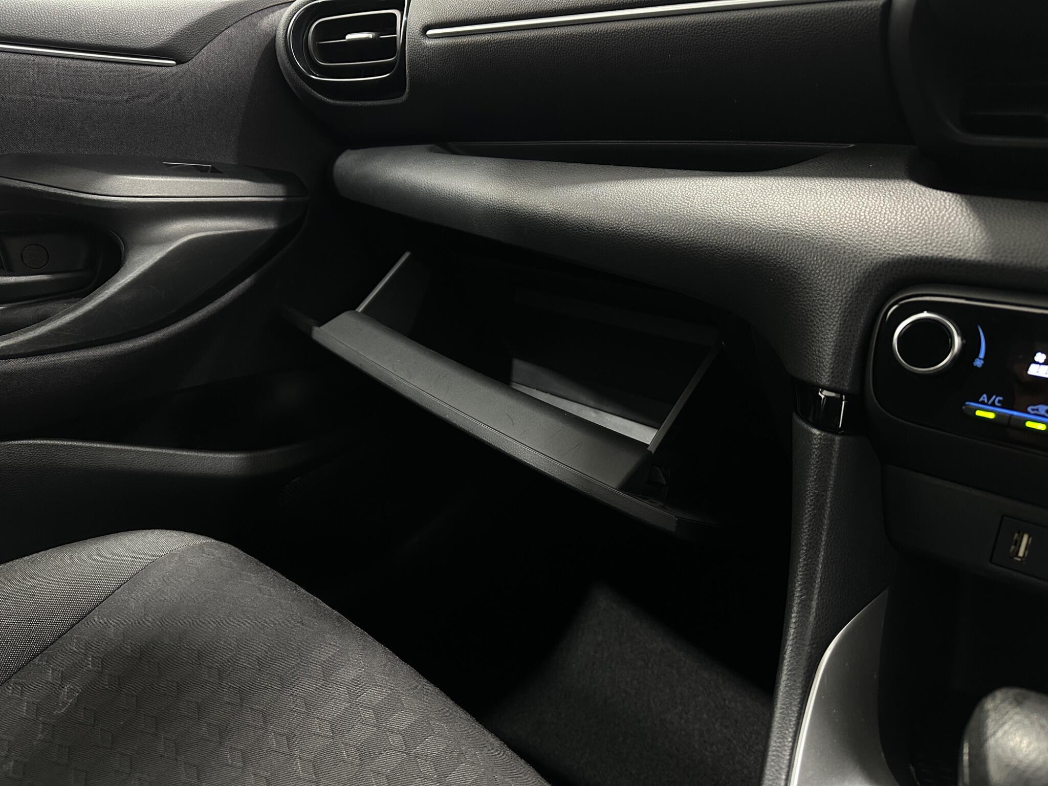 Toyota Yaris view 26