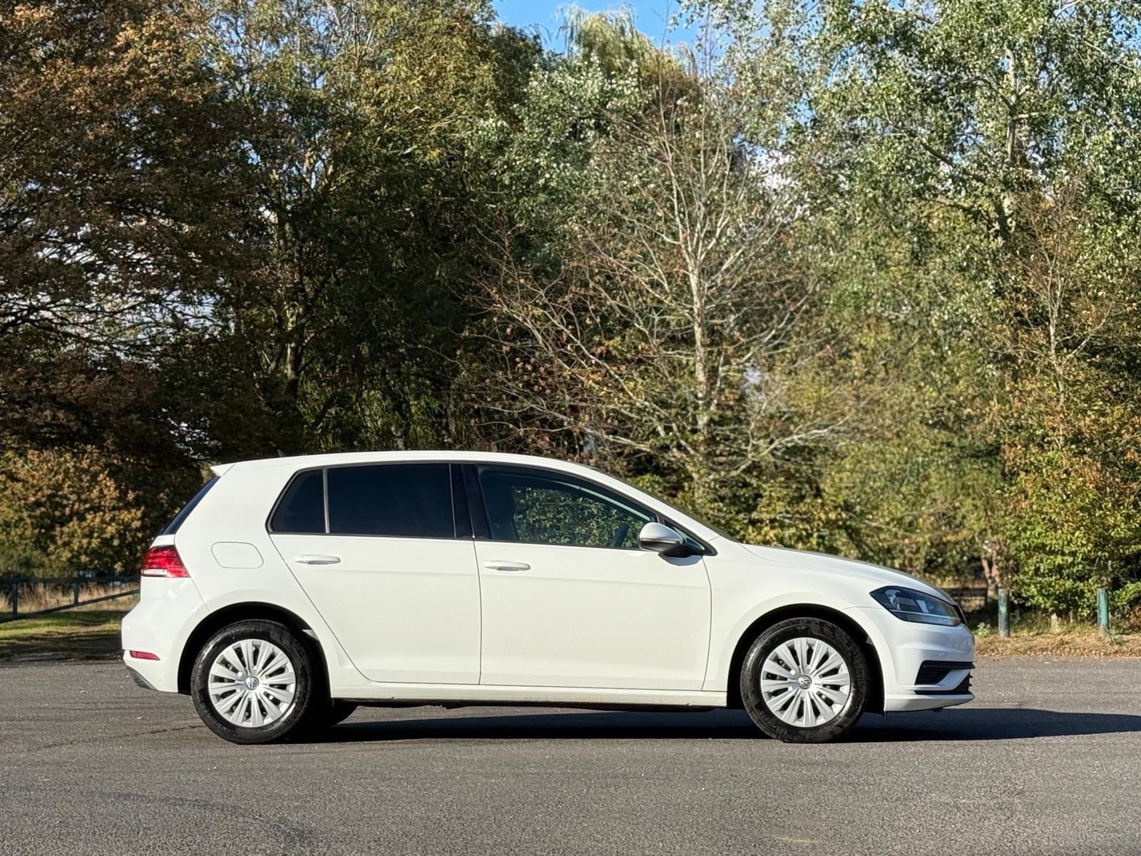 Volkswagen Golf view 9