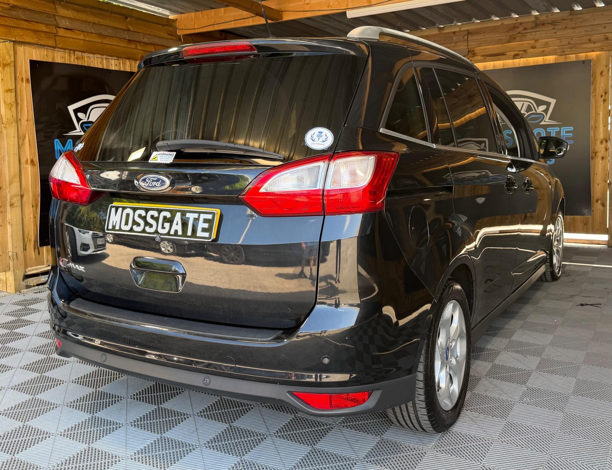 Ford Grand C-Max view 12