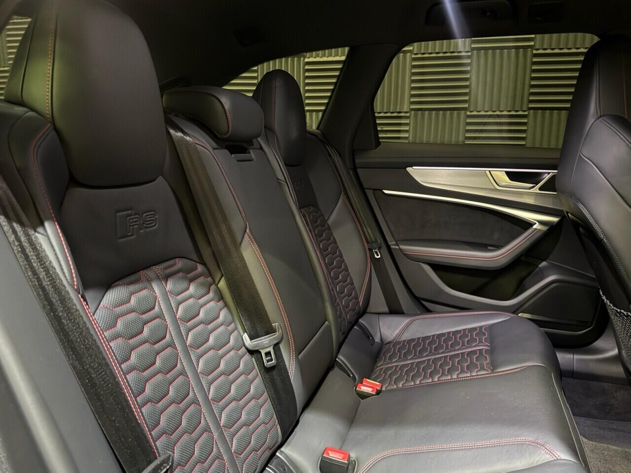 Audi RS6 Avant view 19