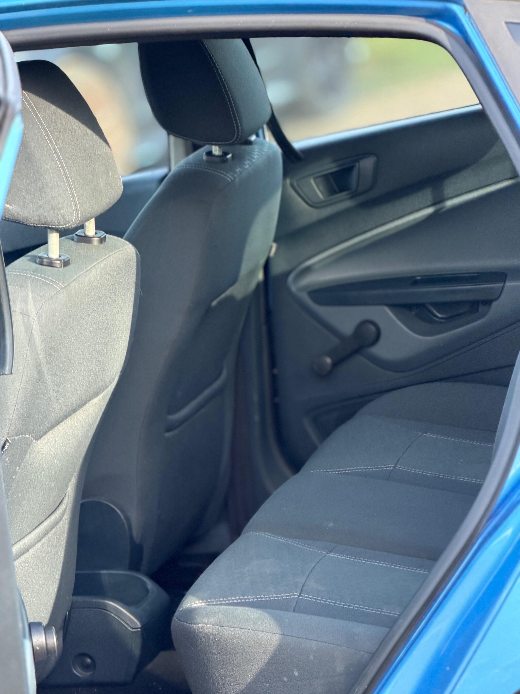 2011 Ford Fiesta 1.4 TDCi DPF Zetec 5dr image 21