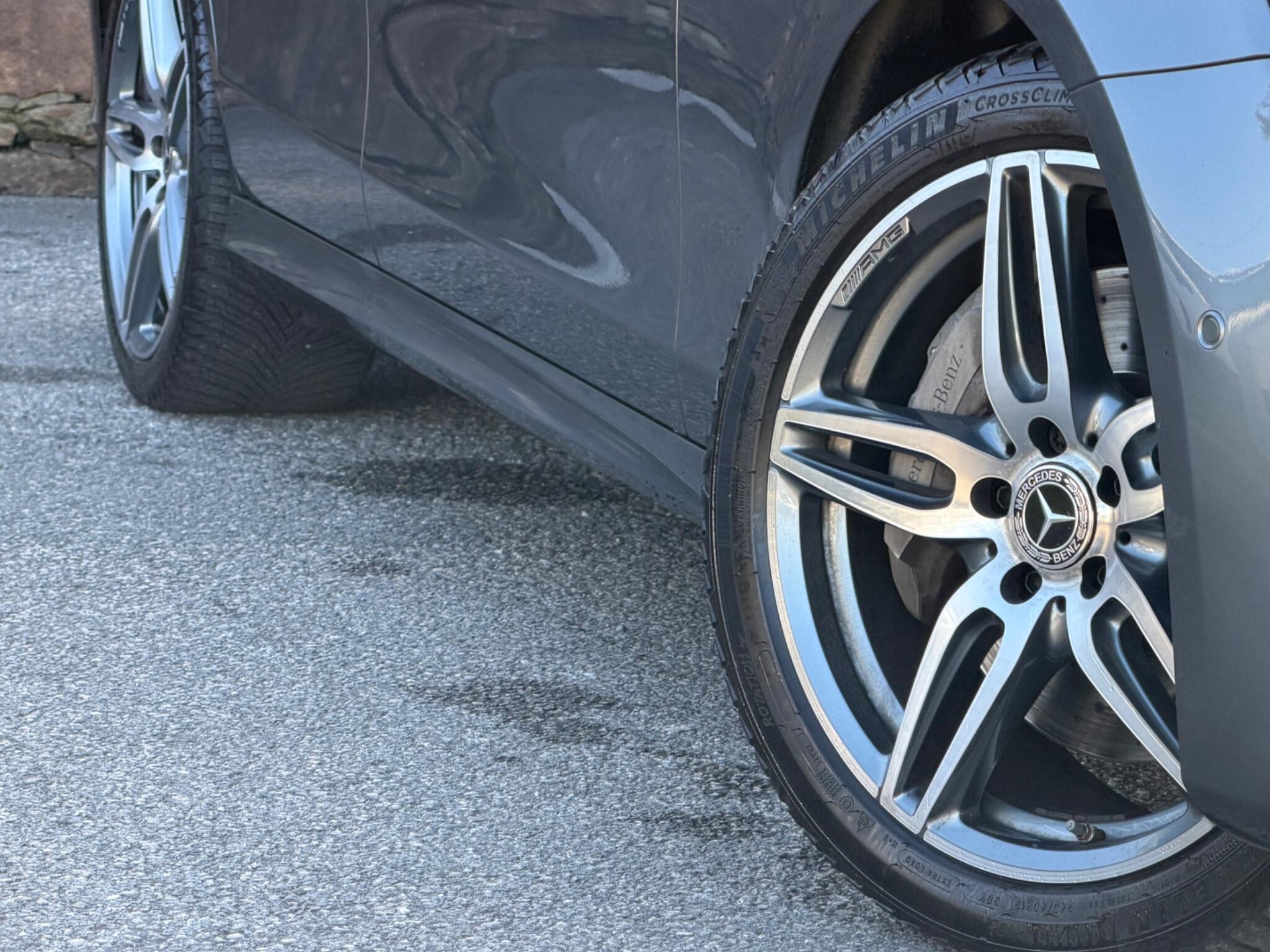 Mercedes-Benz E-Class view 54