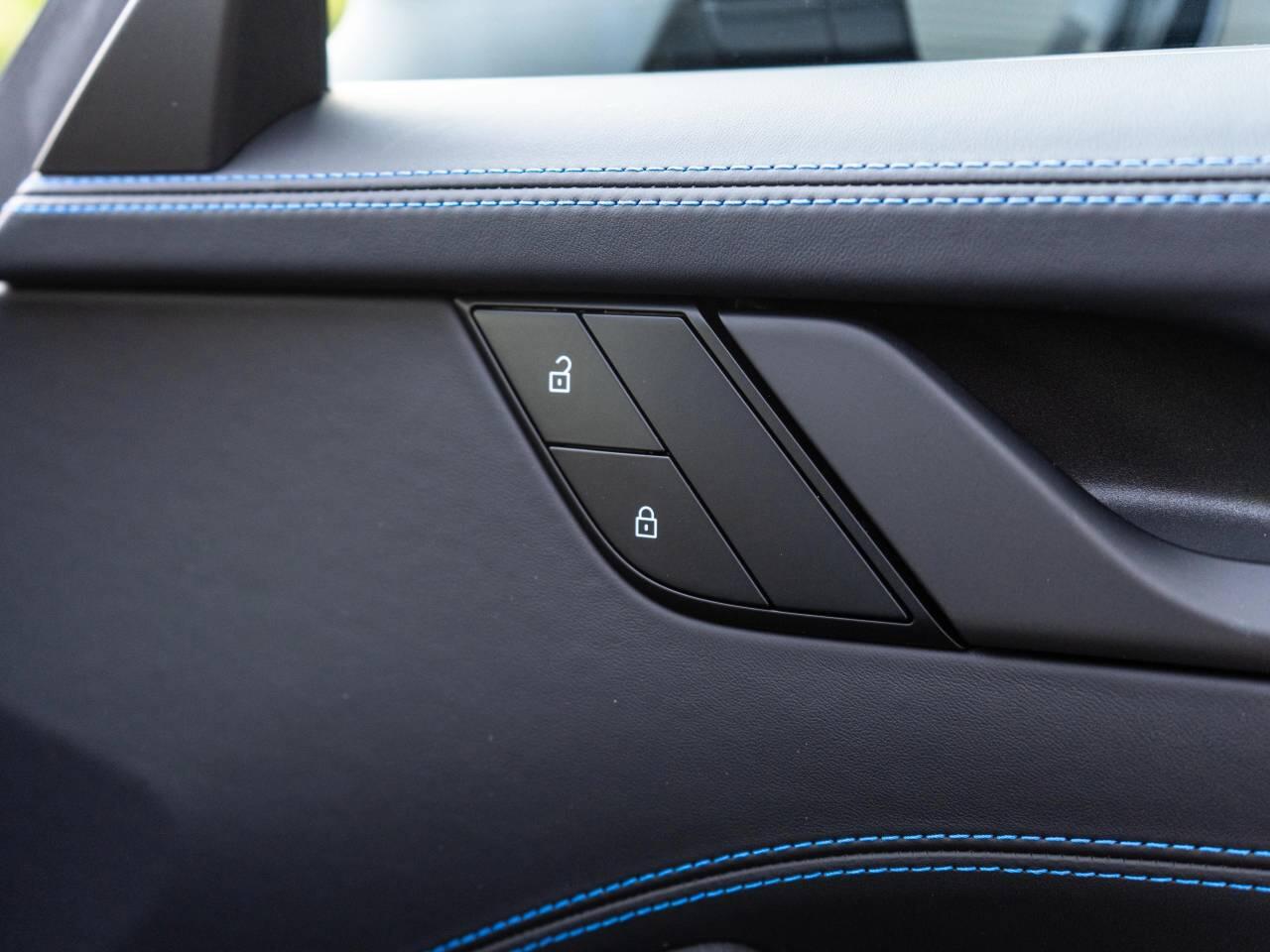 Porsche 911 view 40