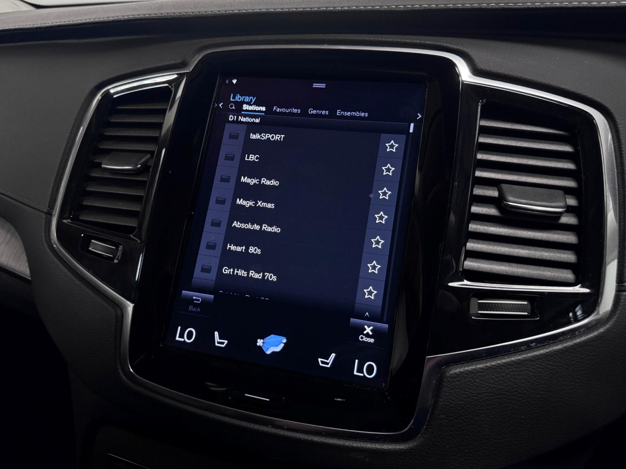 Volvo XC90 view 45