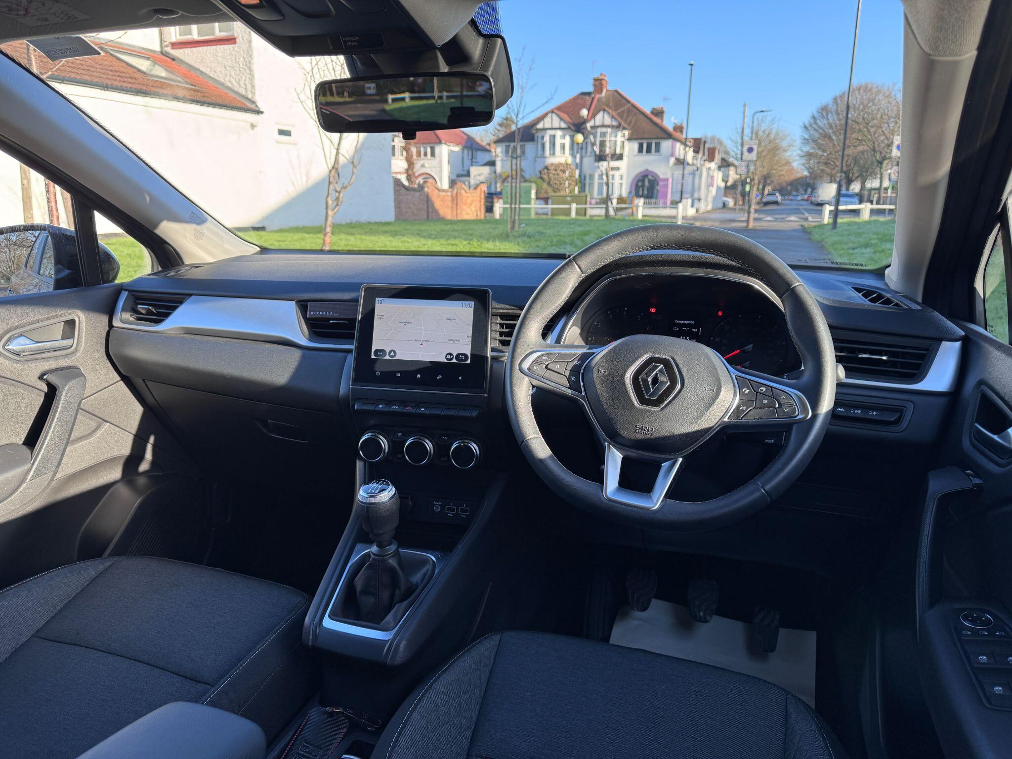 2022 Renault Captur 1.0 TCe Iconic Euro 6 (s/s) 5dr • 20,000 miles image 35