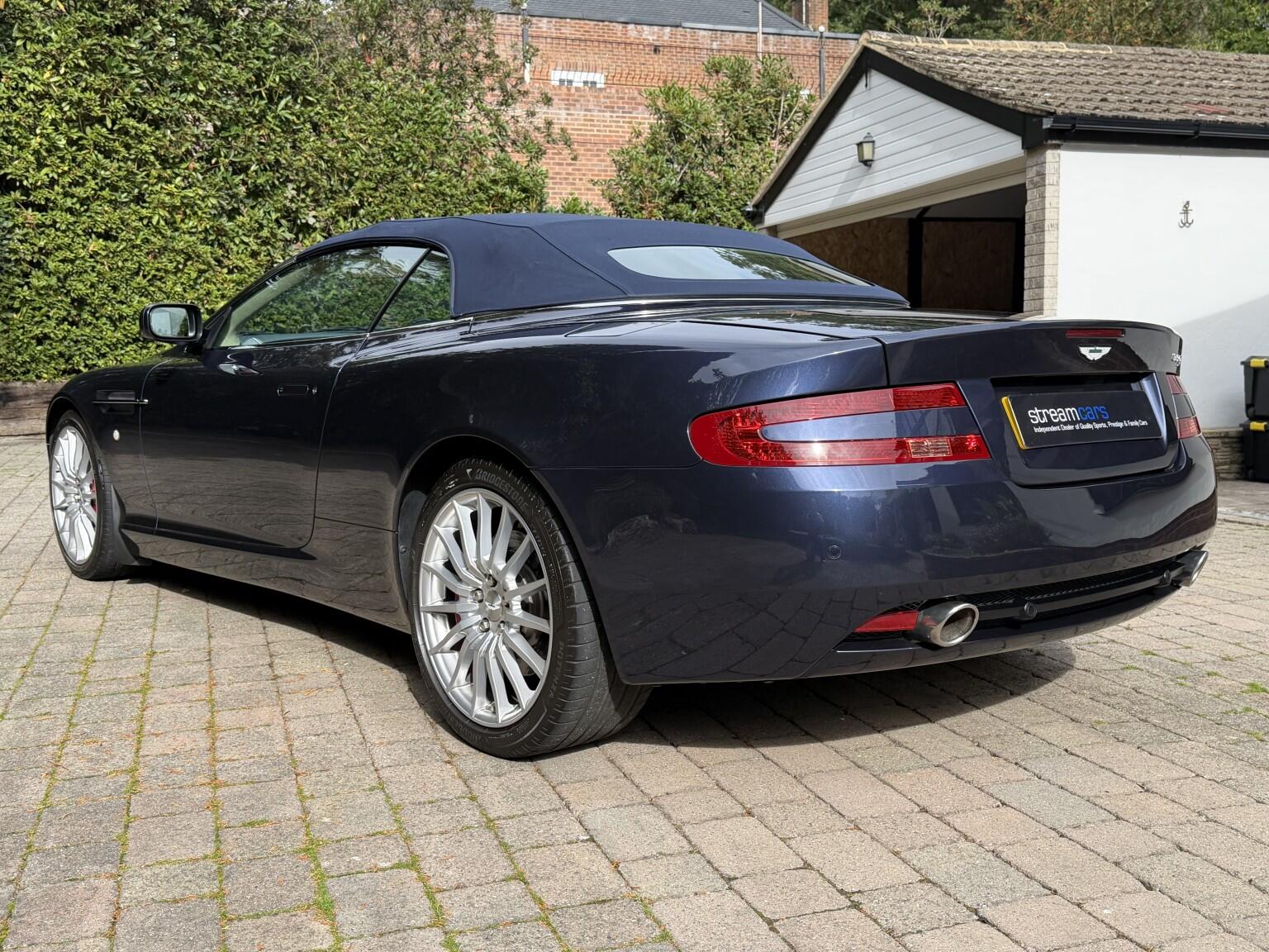 Aston Martin DB9 view 5