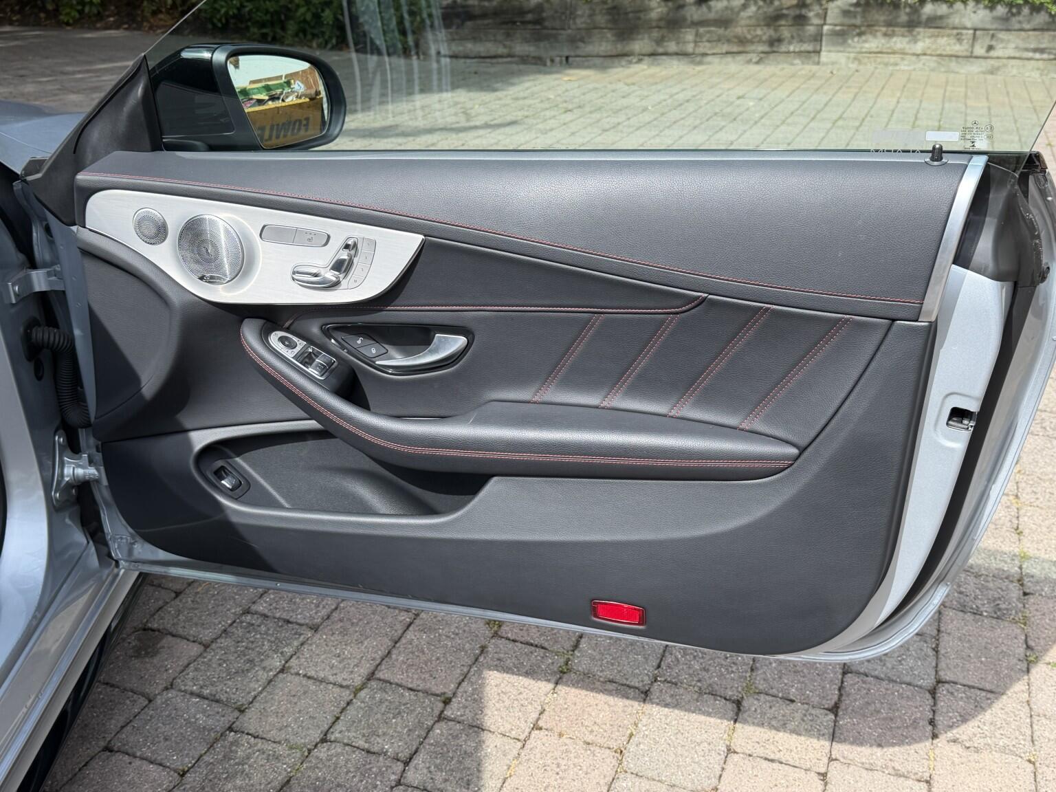 Mercedes-Benz C-Class view 15
