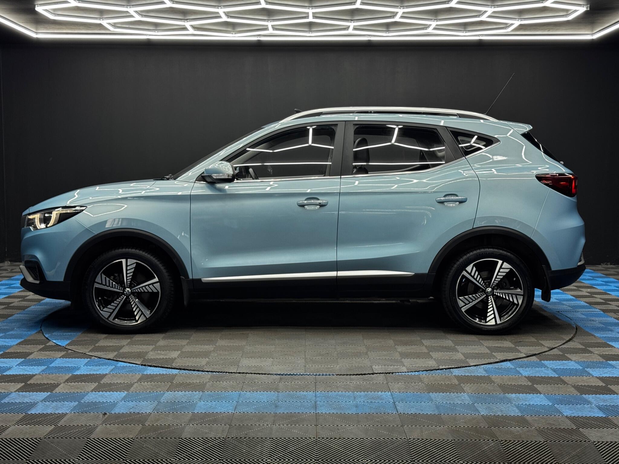 MG ZS view 8
