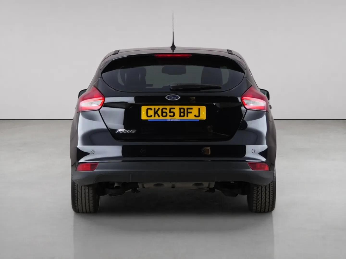 Ford Focus view 4