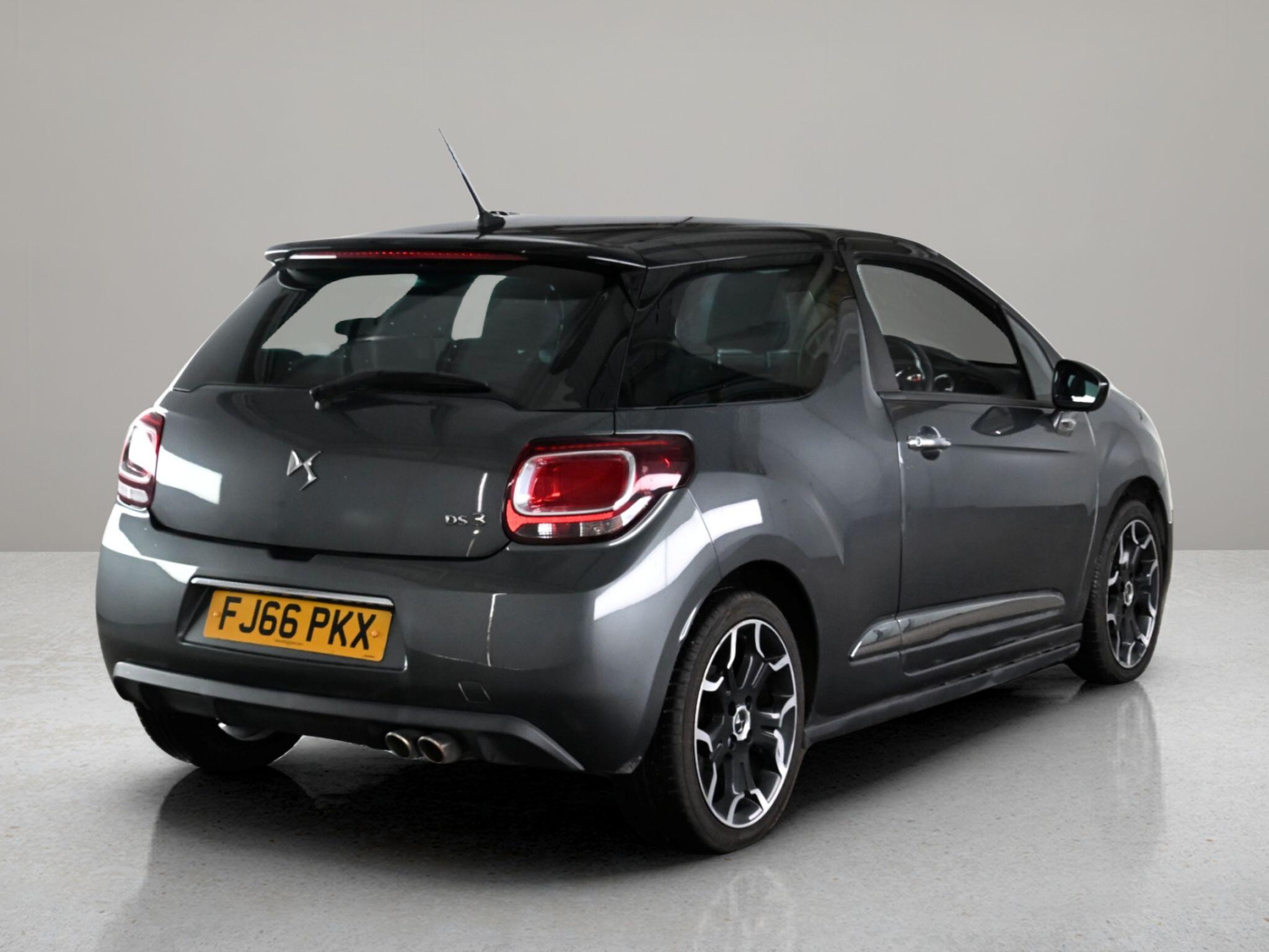 DS Automobiles DS 3 view 7