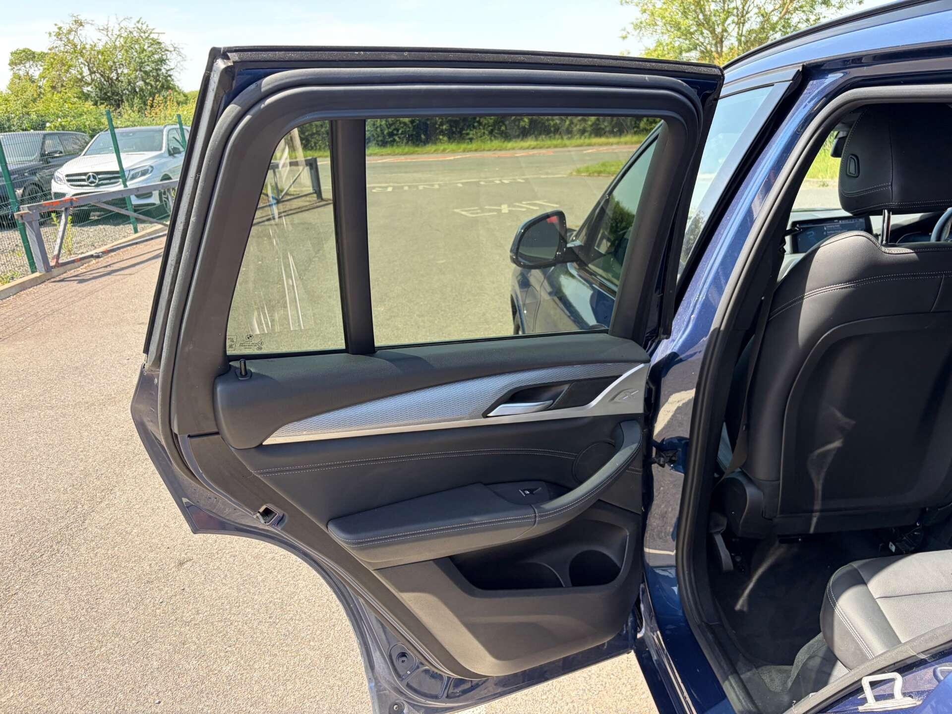BMW X3 view 19