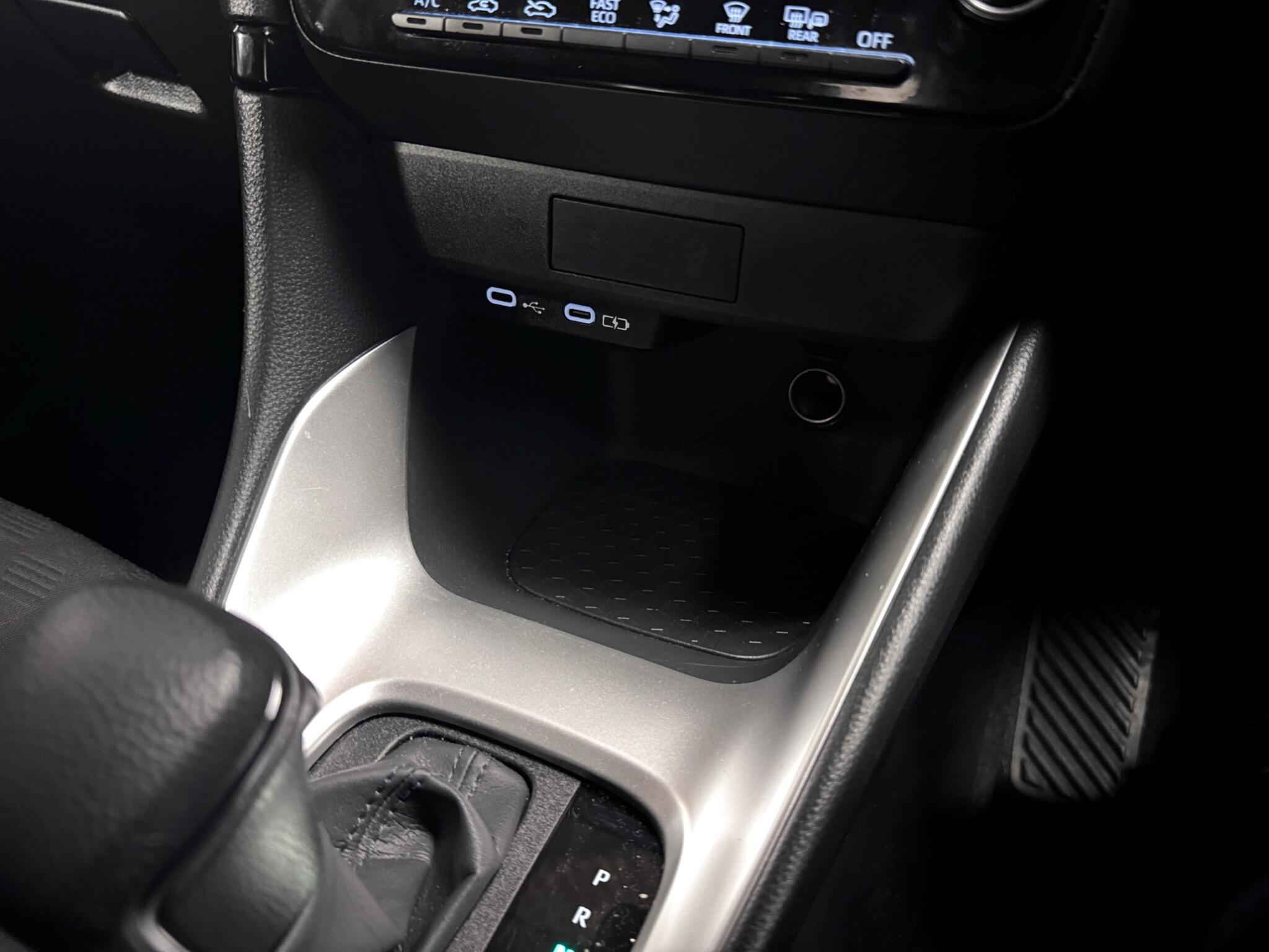 Toyota Yaris view 33