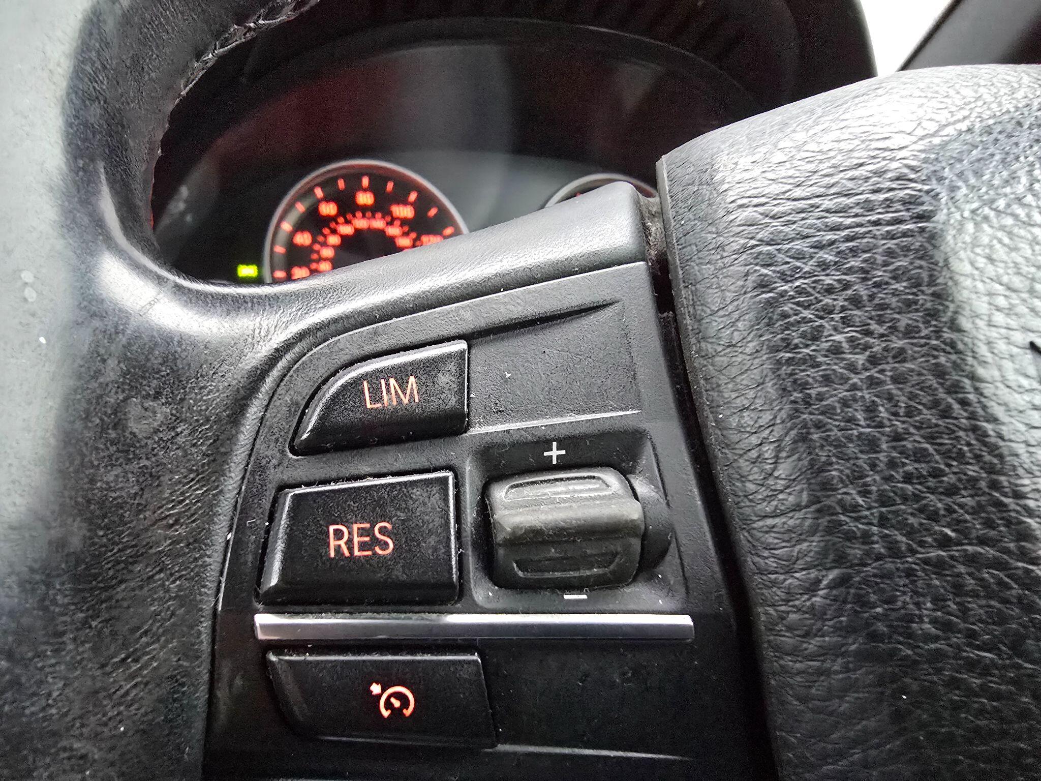 BMW 5 Series view 15