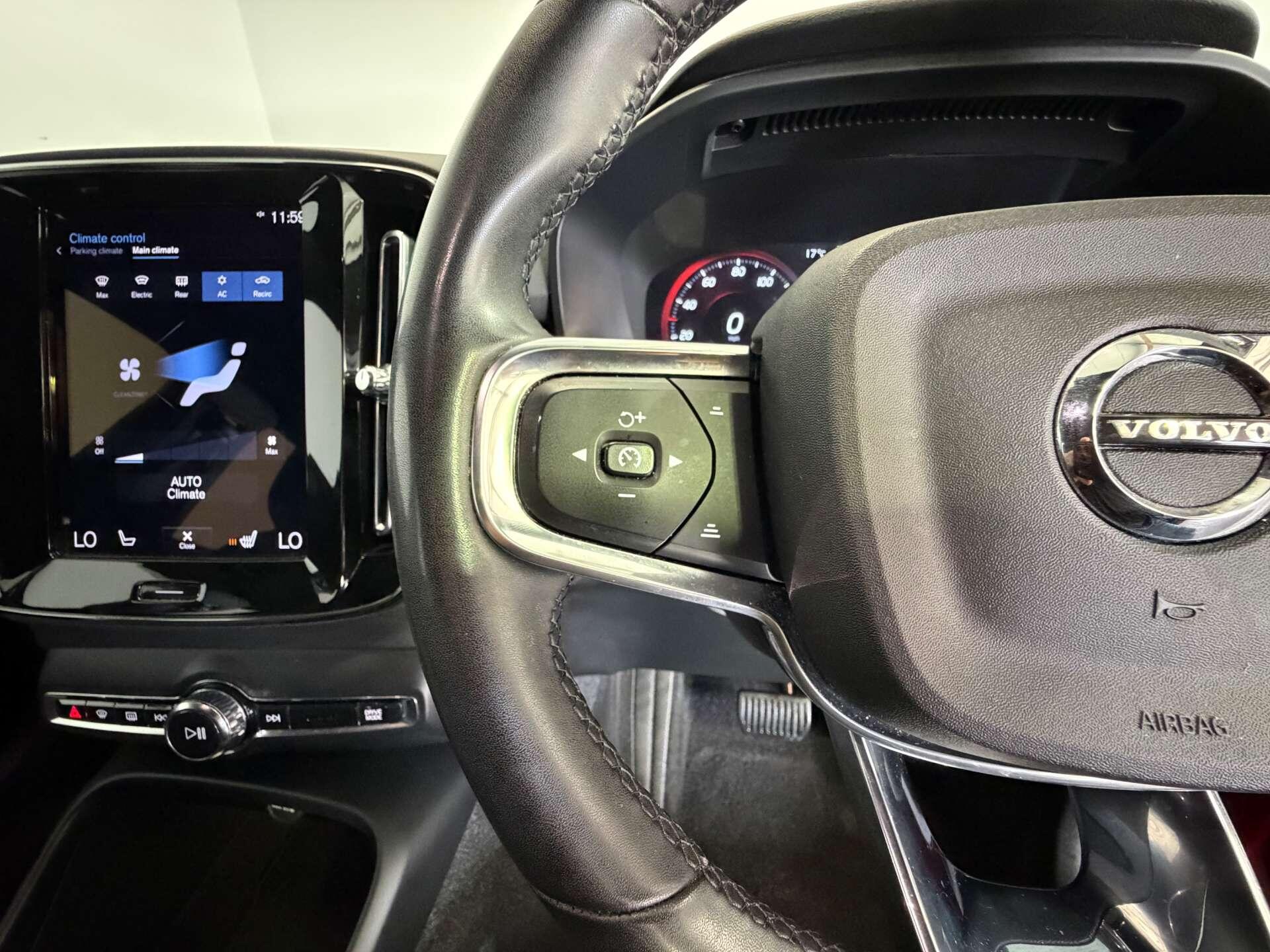 Volvo XC40 view 27