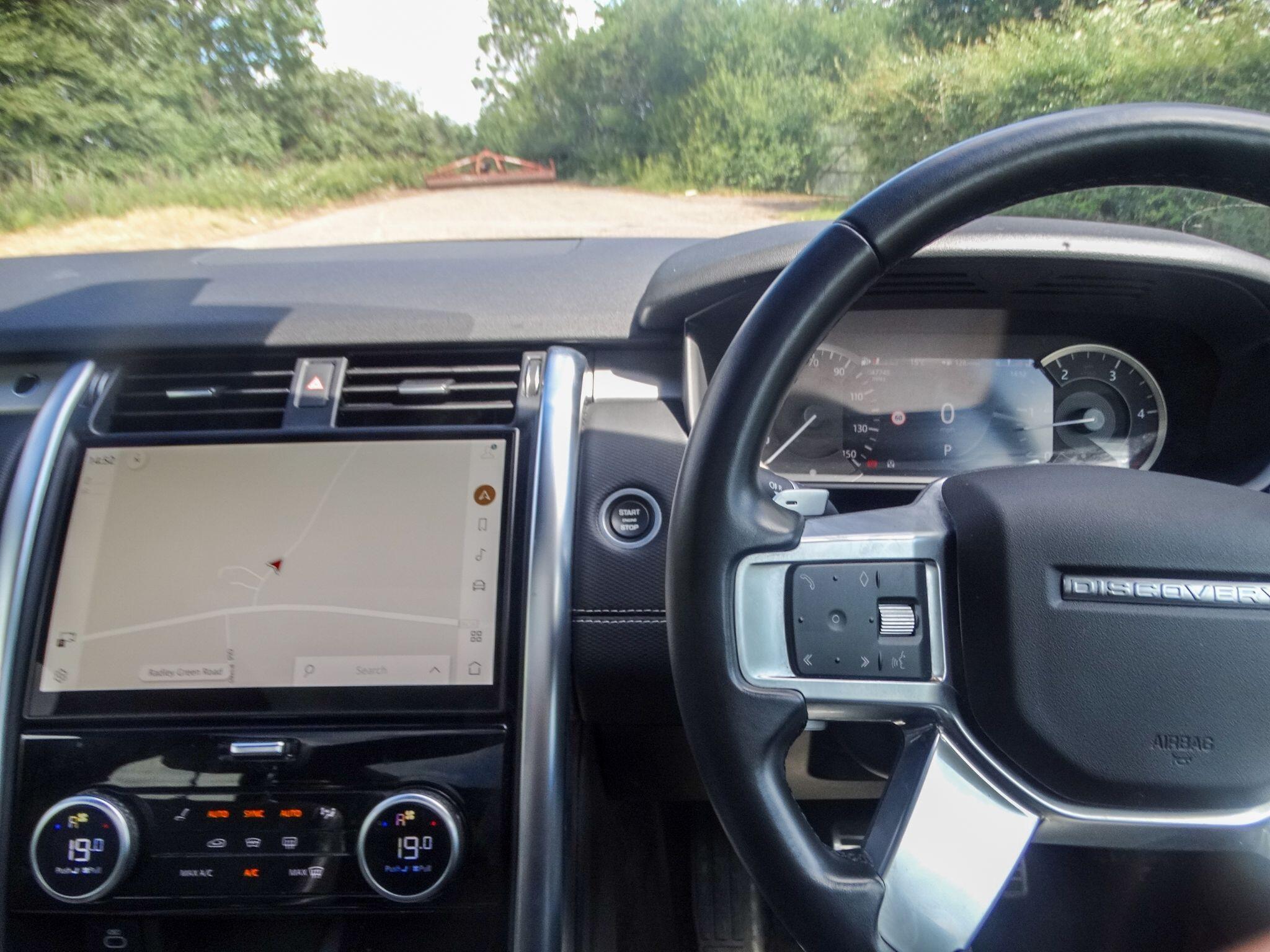 Land Rover Discovery 3 view 8