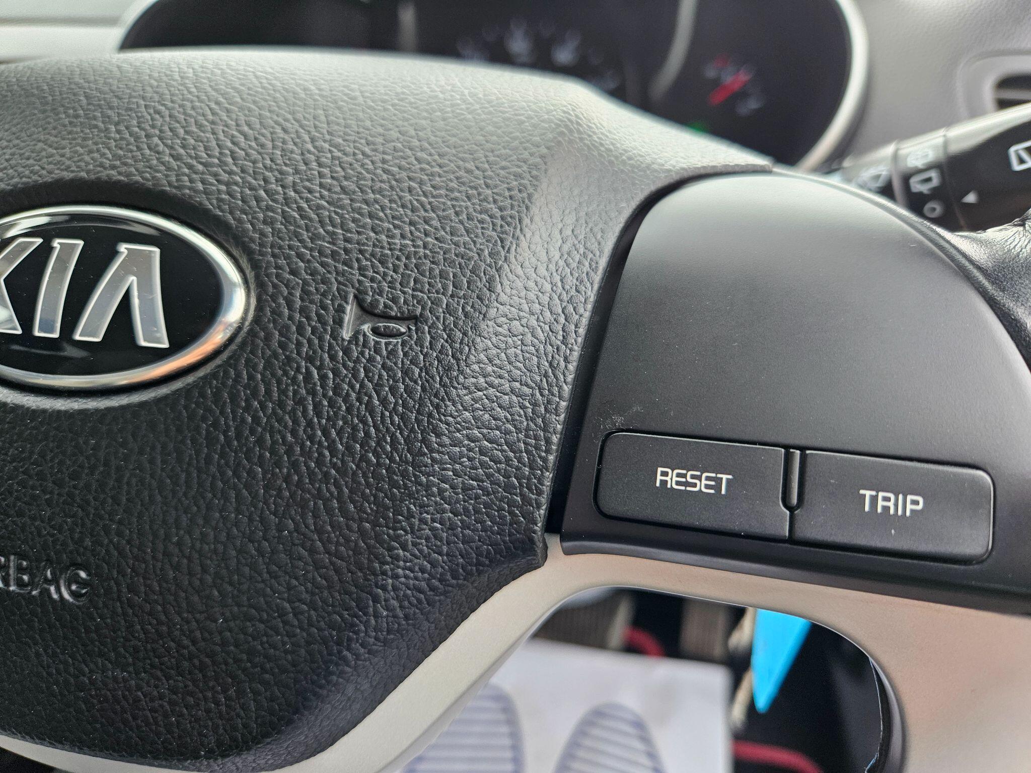 2016 Kia Picanto image 28