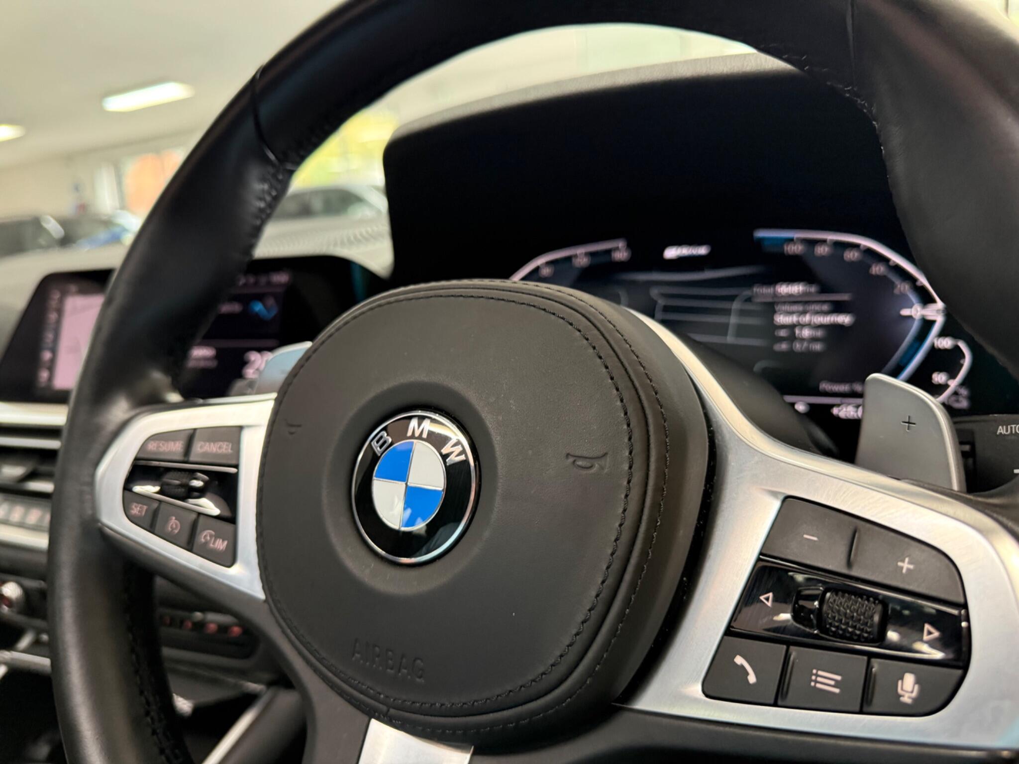 BMW 3 Series view 23