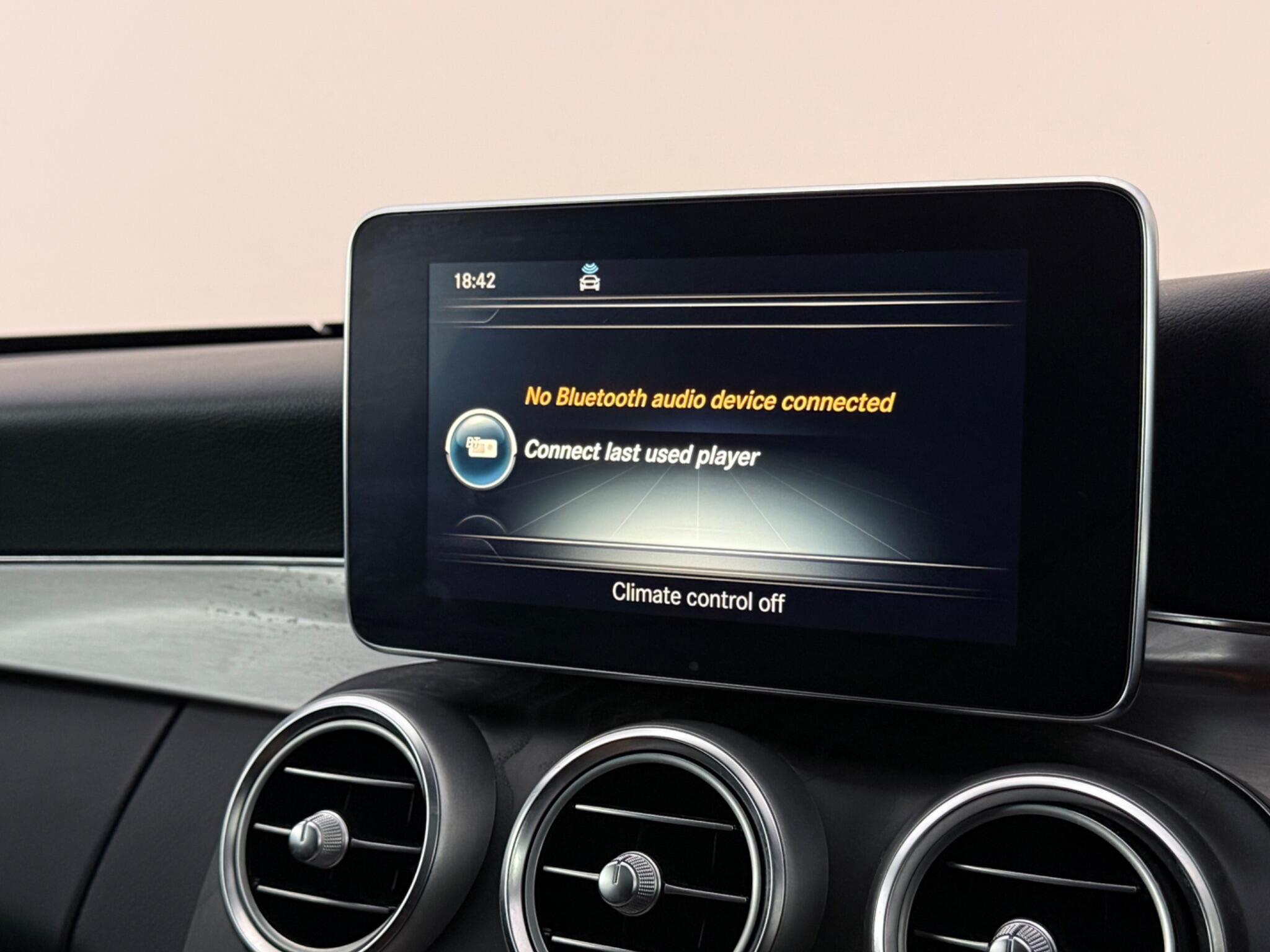 Mercedes-Benz C-Class view 25