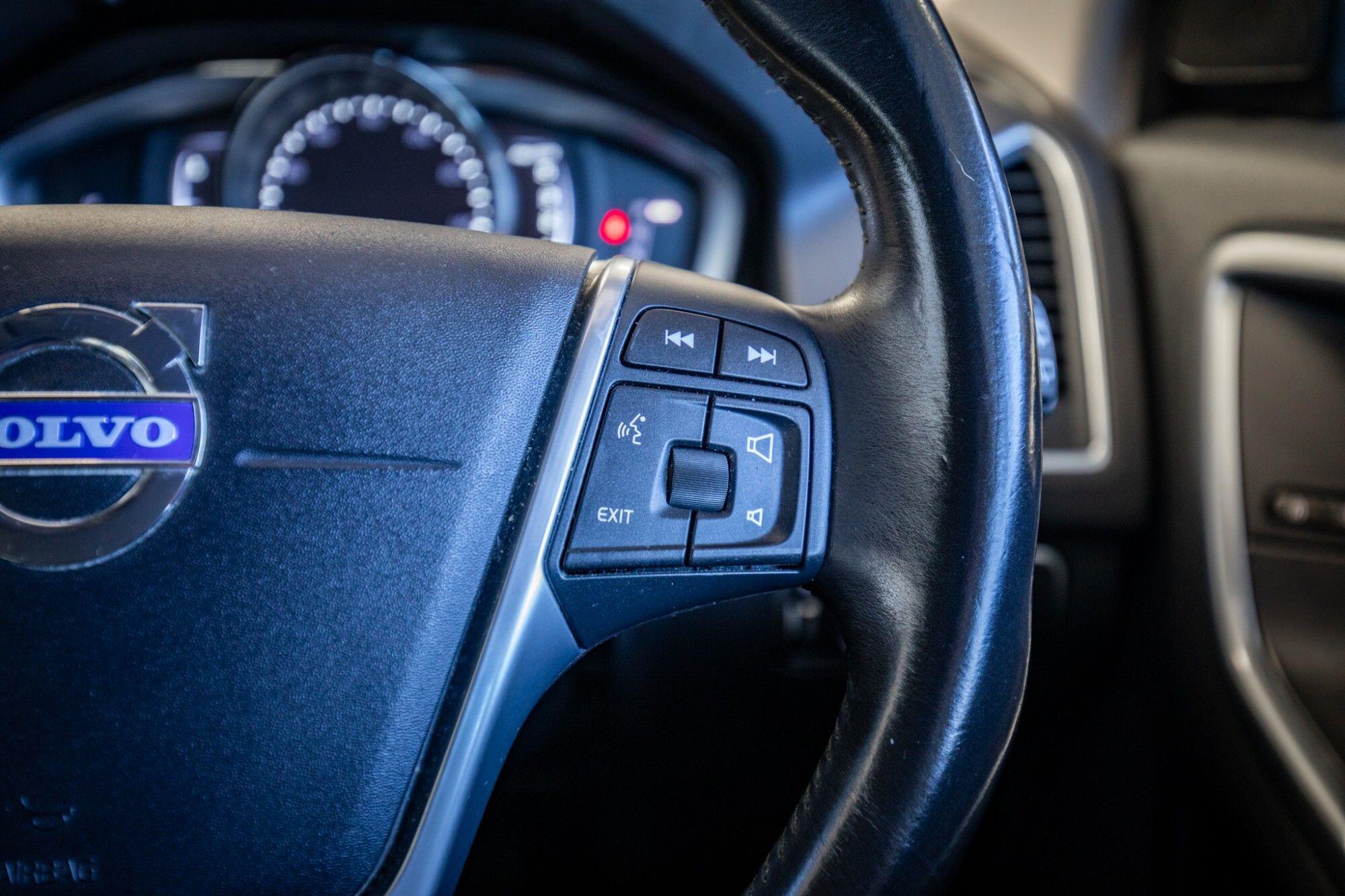 Volvo XC60 view 18