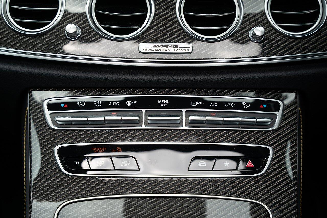 Mercedes-Benz E-Class view 45