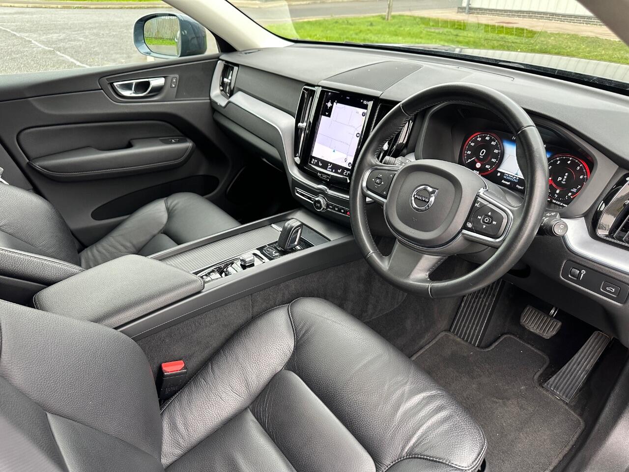 Volvo XC60 view 10