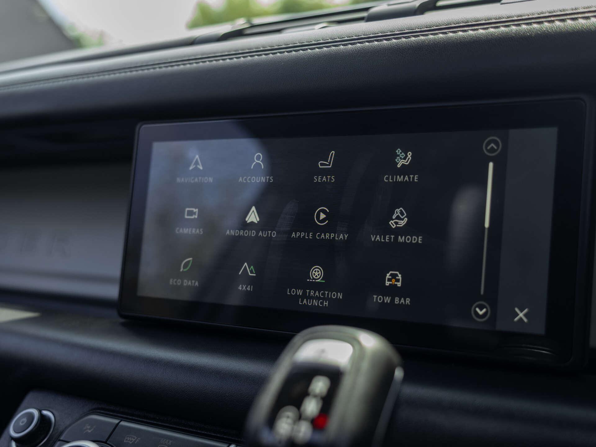 Land Rover Defender view 17