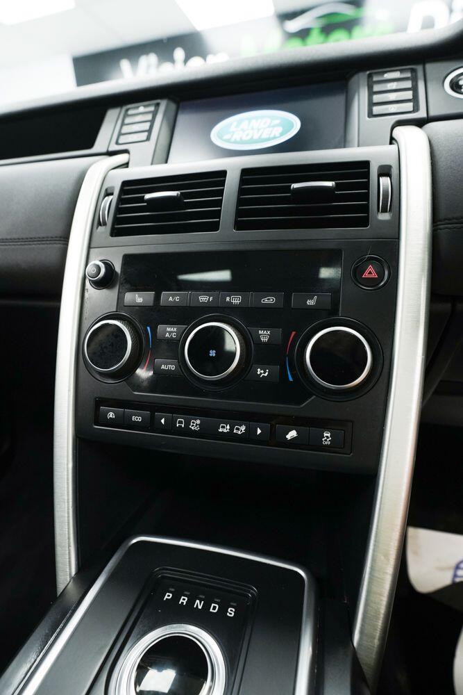 Land Rover Discovery Sport view 24