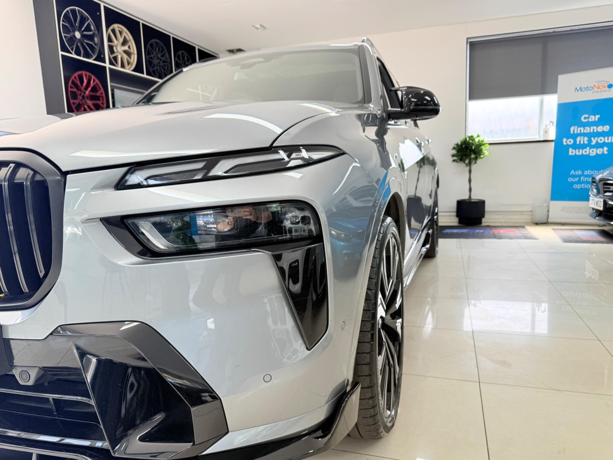 BMW X7 view 22