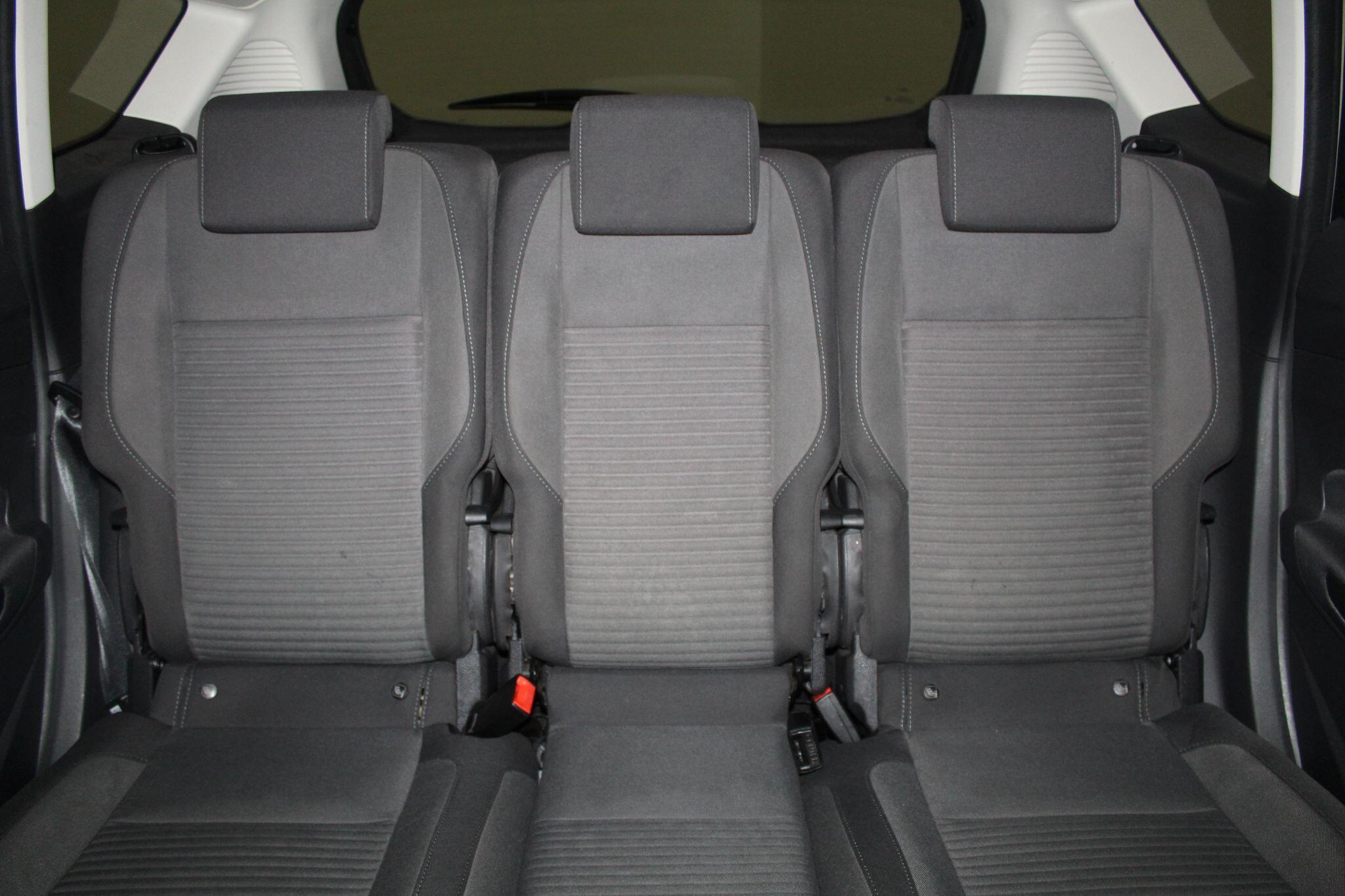 Ford C-Max view 49
