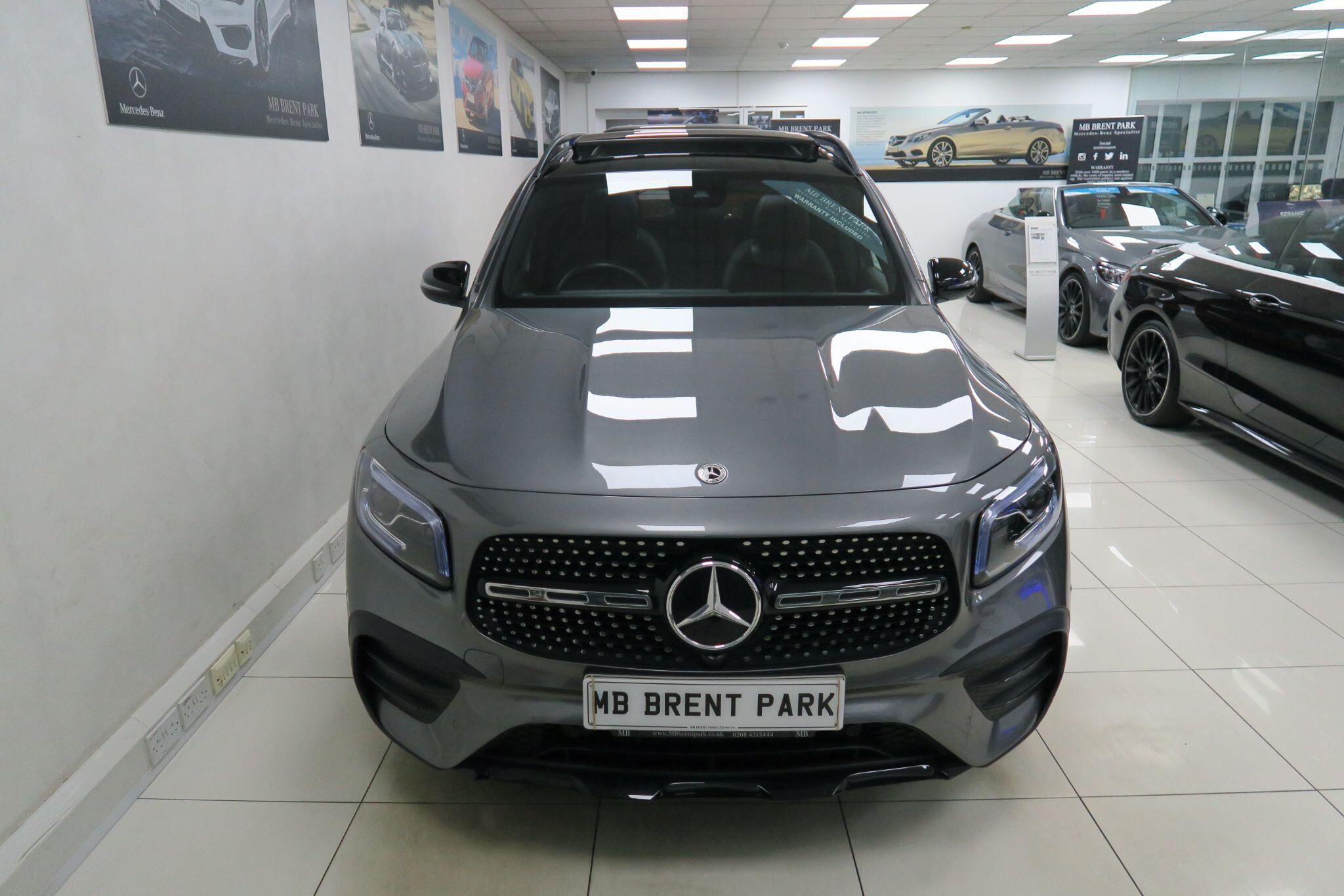 Mercedes-Benz GLB view 2