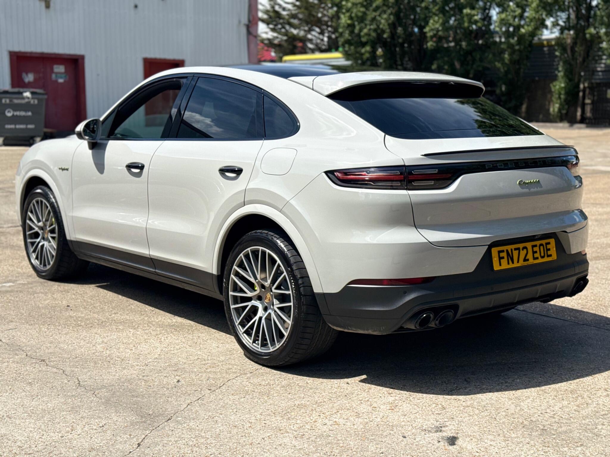 Porsche Cayenne view 8